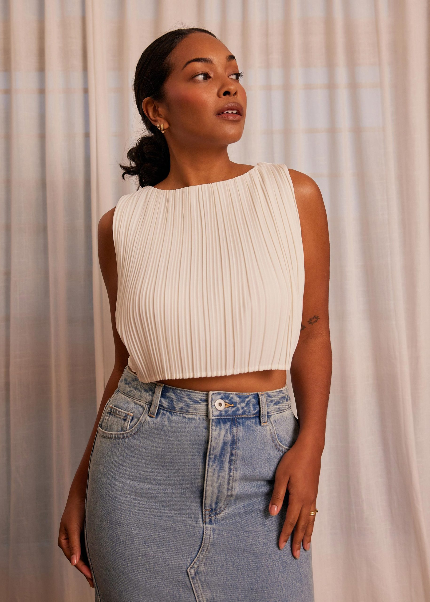 Dez Pleated Boat Neck Crop Top - Image 9