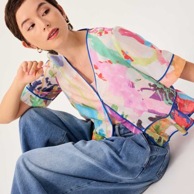 V-neck Boxy Peplum Top in Vivid Blooms