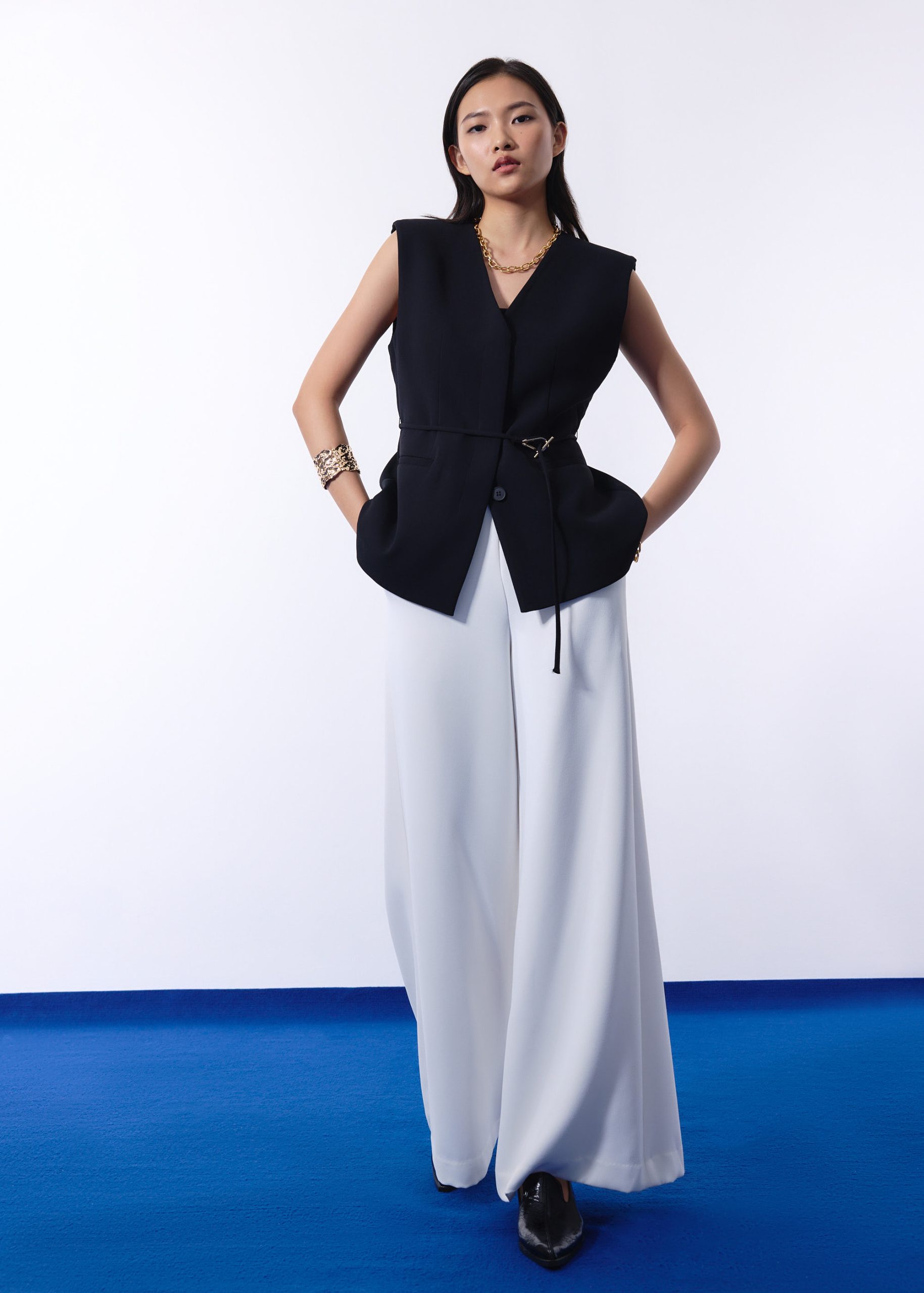 Ji-woo Relaxed Belted Shoulder Padded Crepe Longline Vest - Image 2