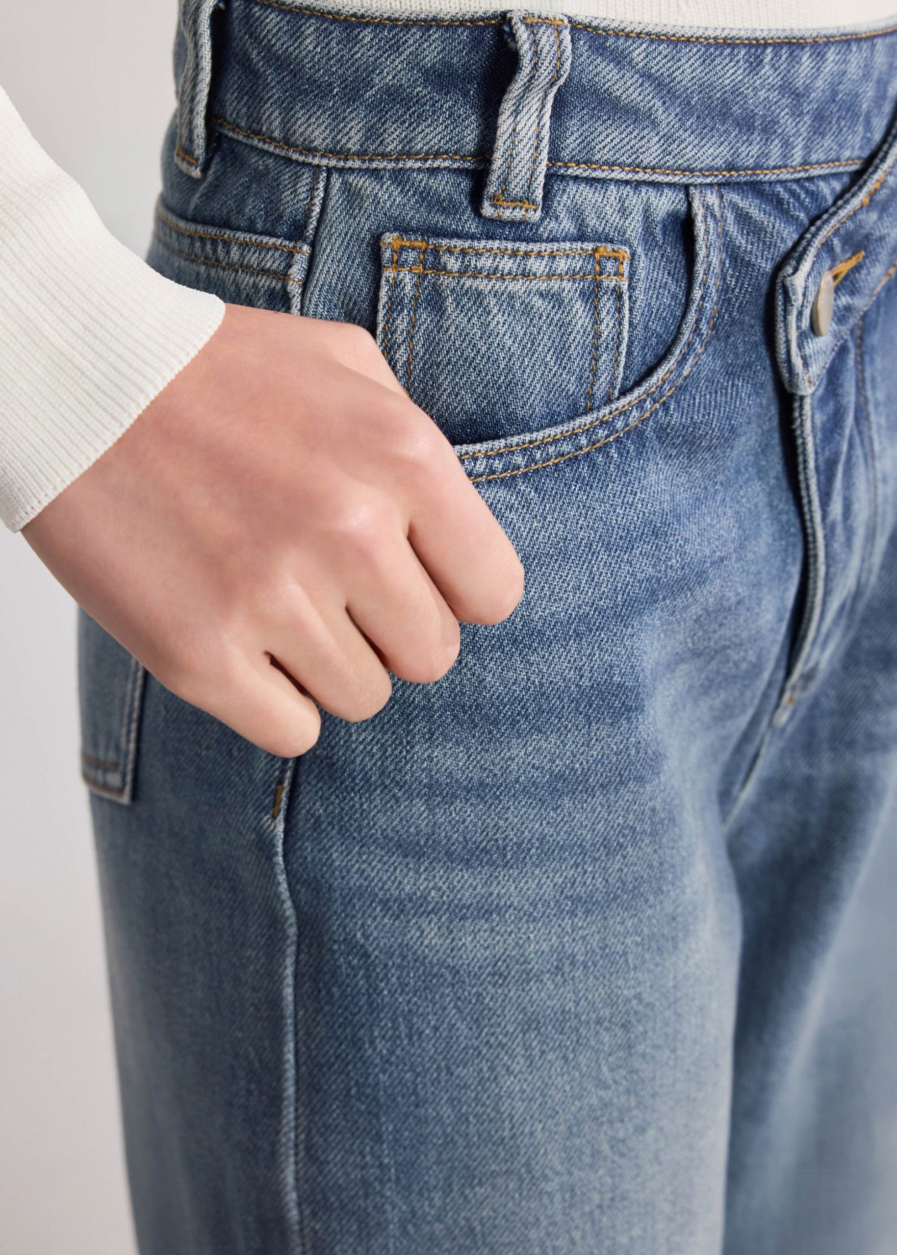 Leggy??Cross Over Jeans - Image 6
