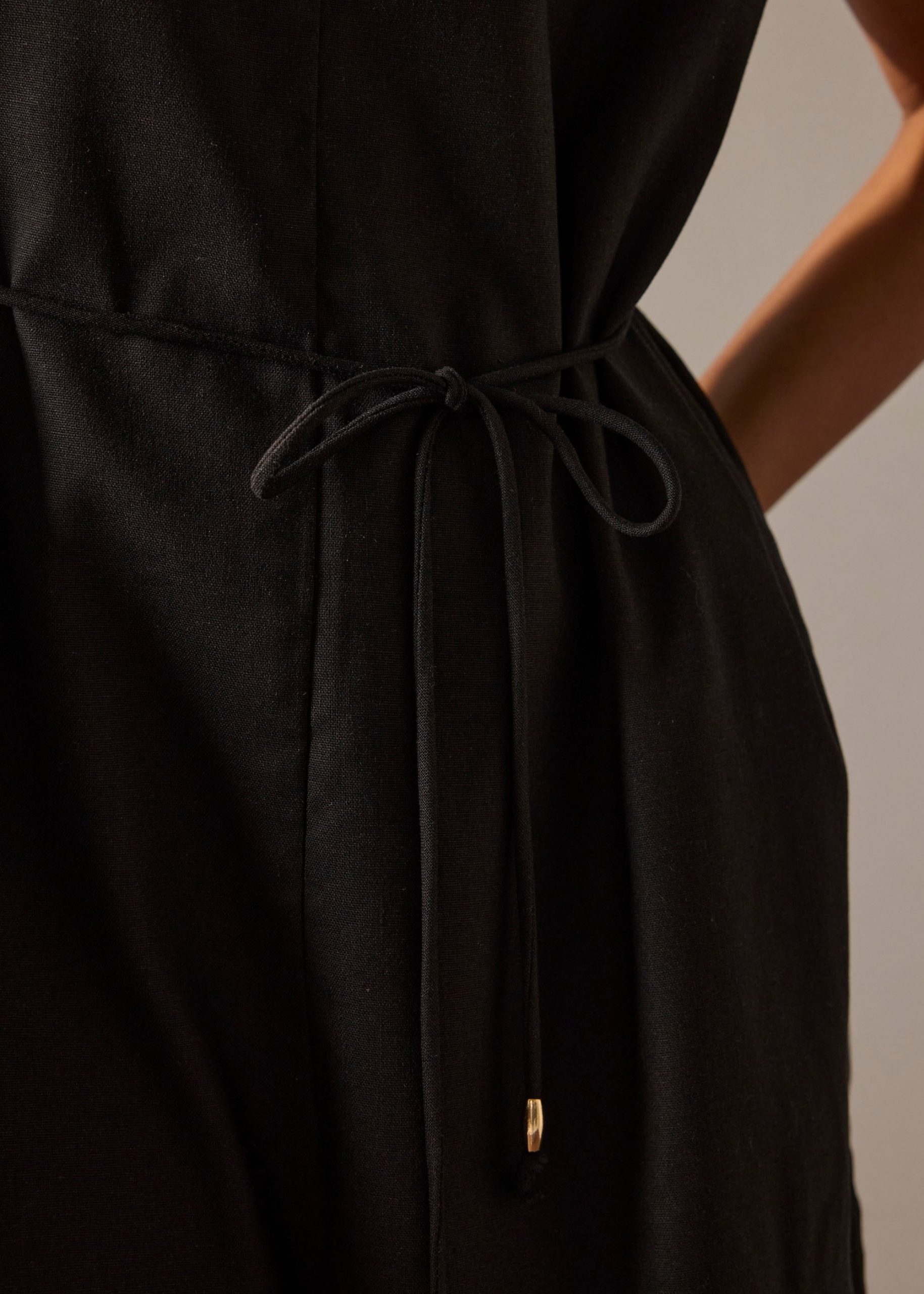 Linen A-Line Romper With Belt - Image 5
