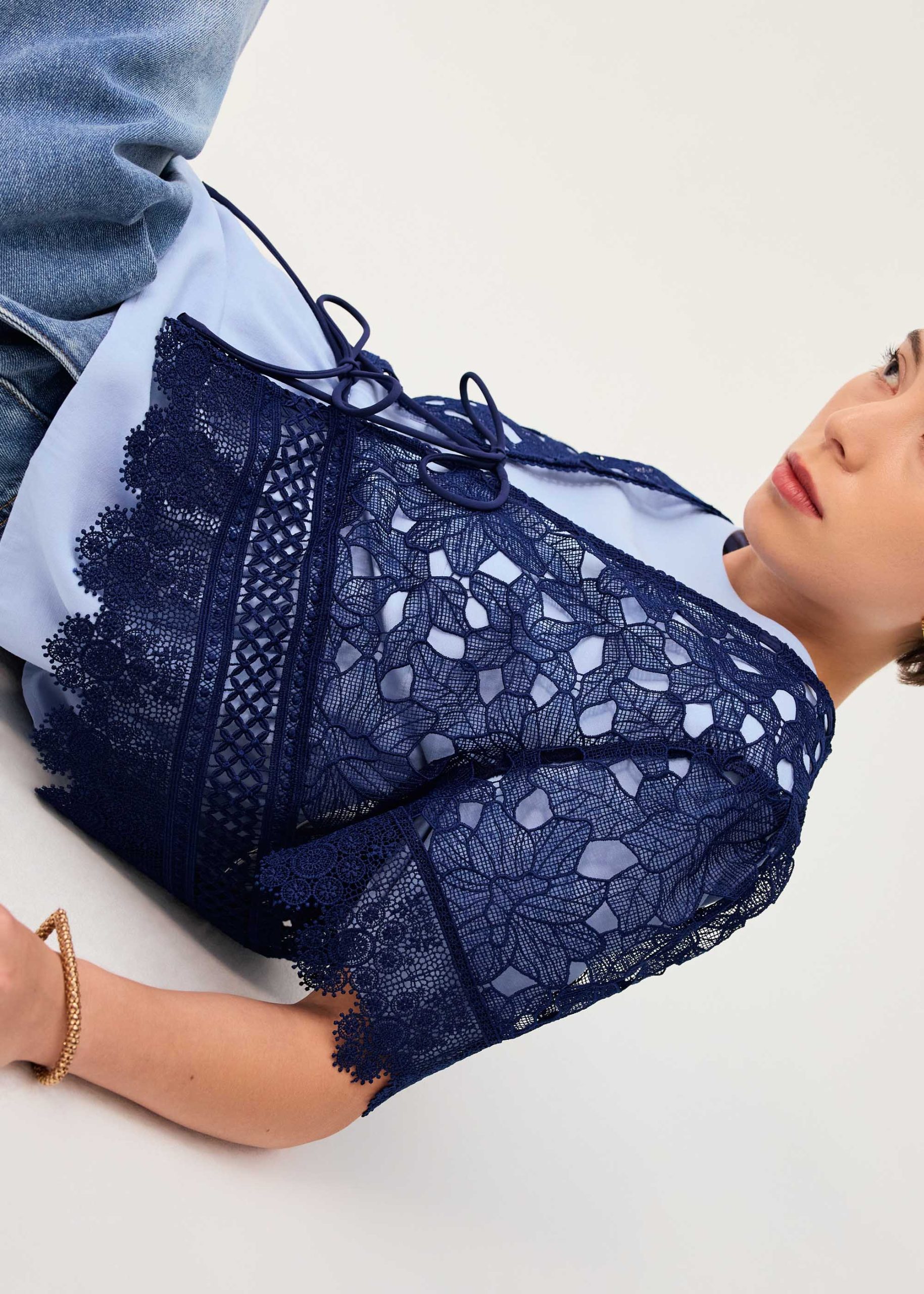 Floral Lace Ribbon Tie V-neck Shell Top - Image 11