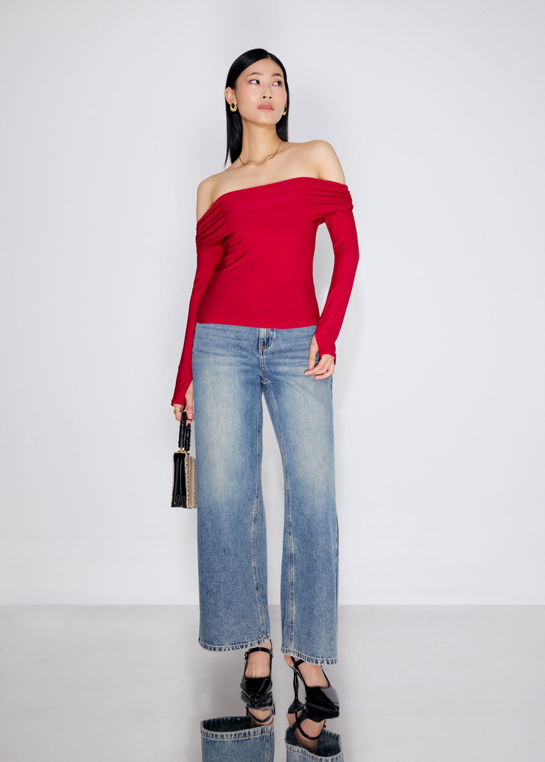 Jersey Off-Shoulder Fitted Top - Image 12