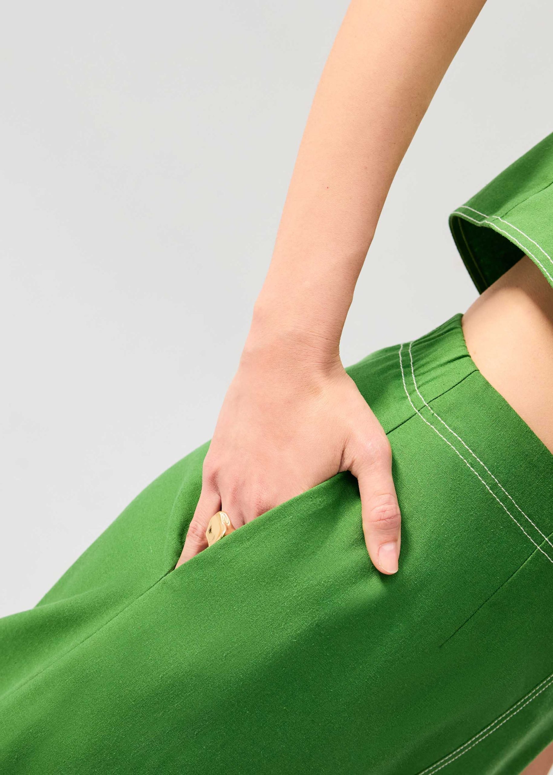Elastic Contrast Stitch High Waist A-line Maxi Skirt - Image 16