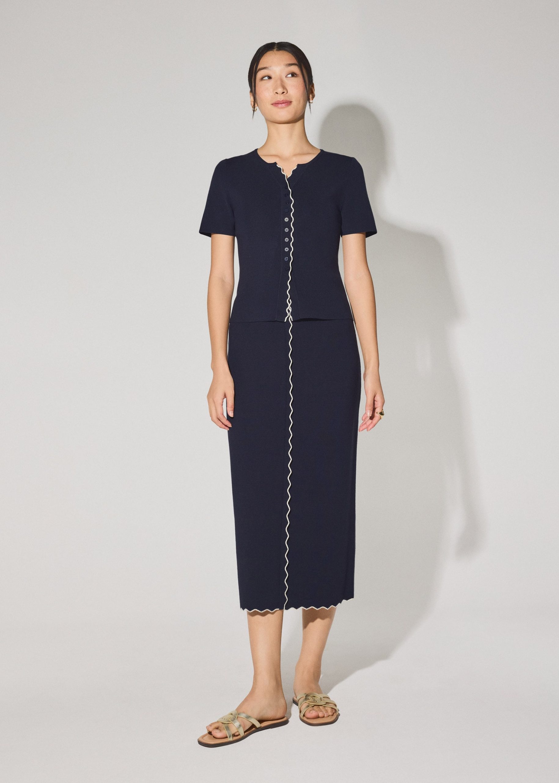 Knit Scallop Edge Fitted Button Down Top - Image 18