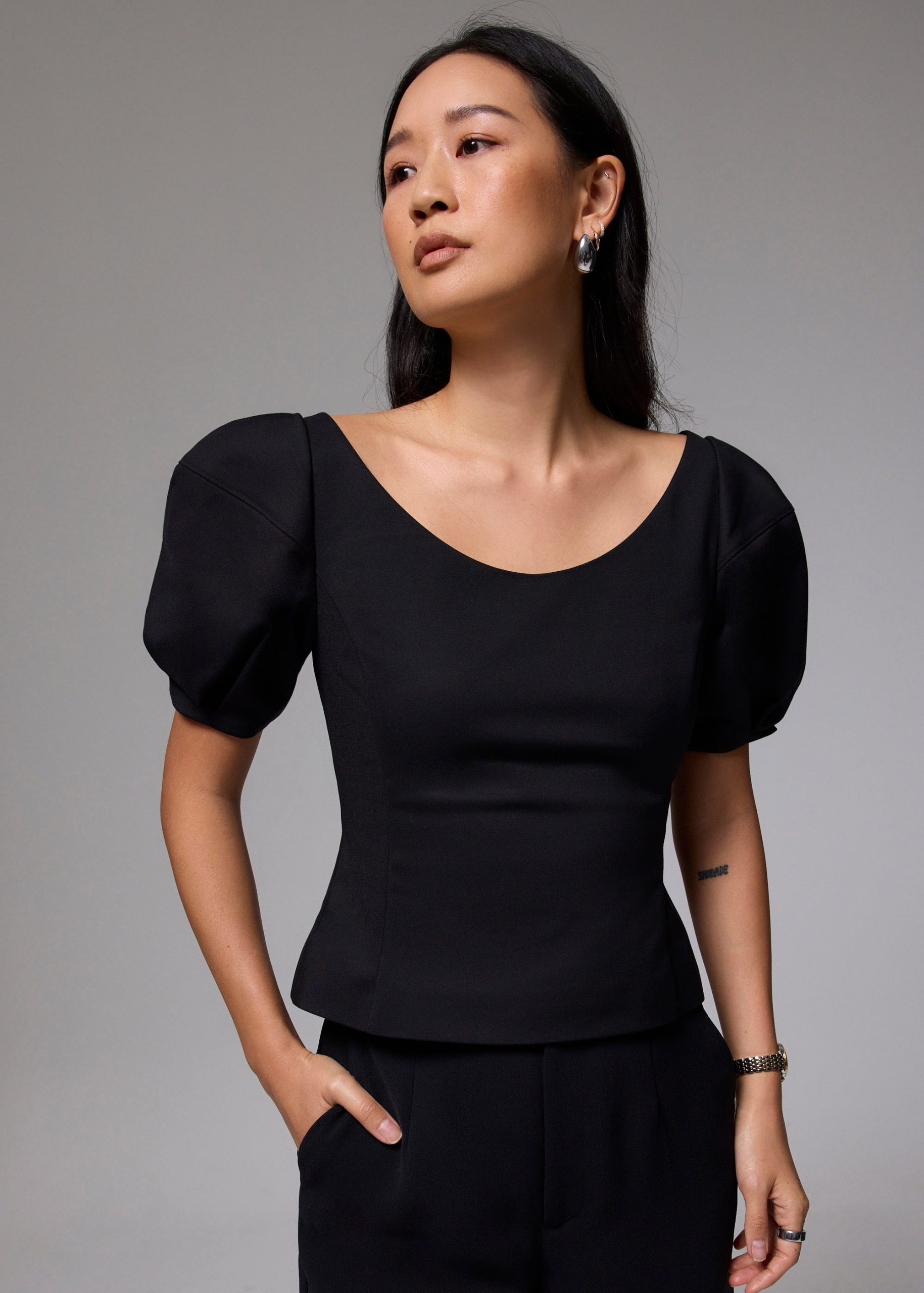 Scoop Neck Fitted Puff Sleeve Top