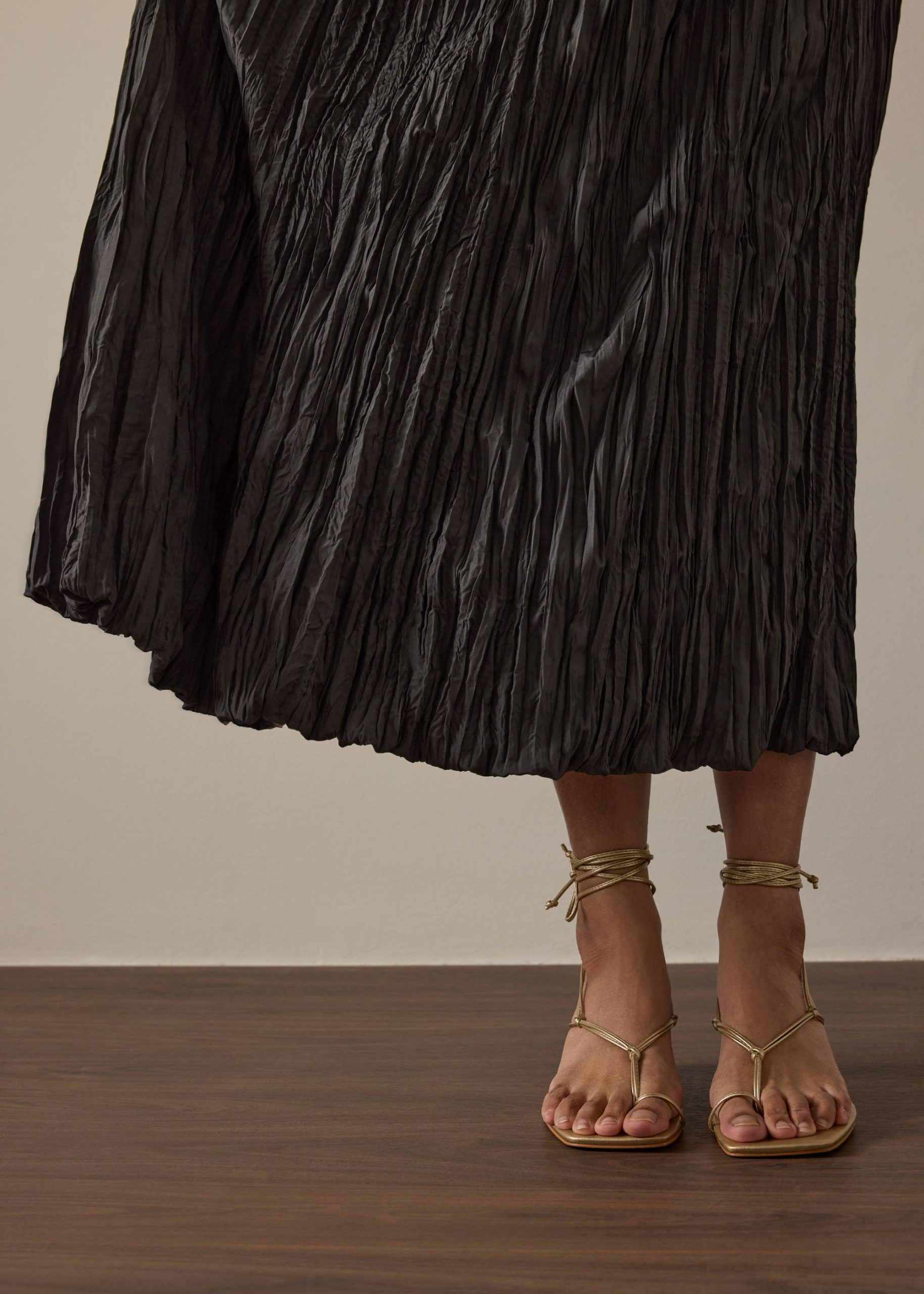 Leila Elastic Crinkled Pleats Flare Maxi Skirt - Image 12