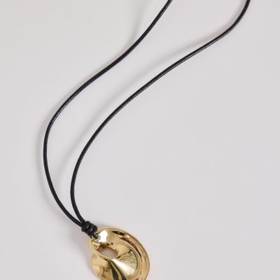 Metal Pendant Cord Necklace