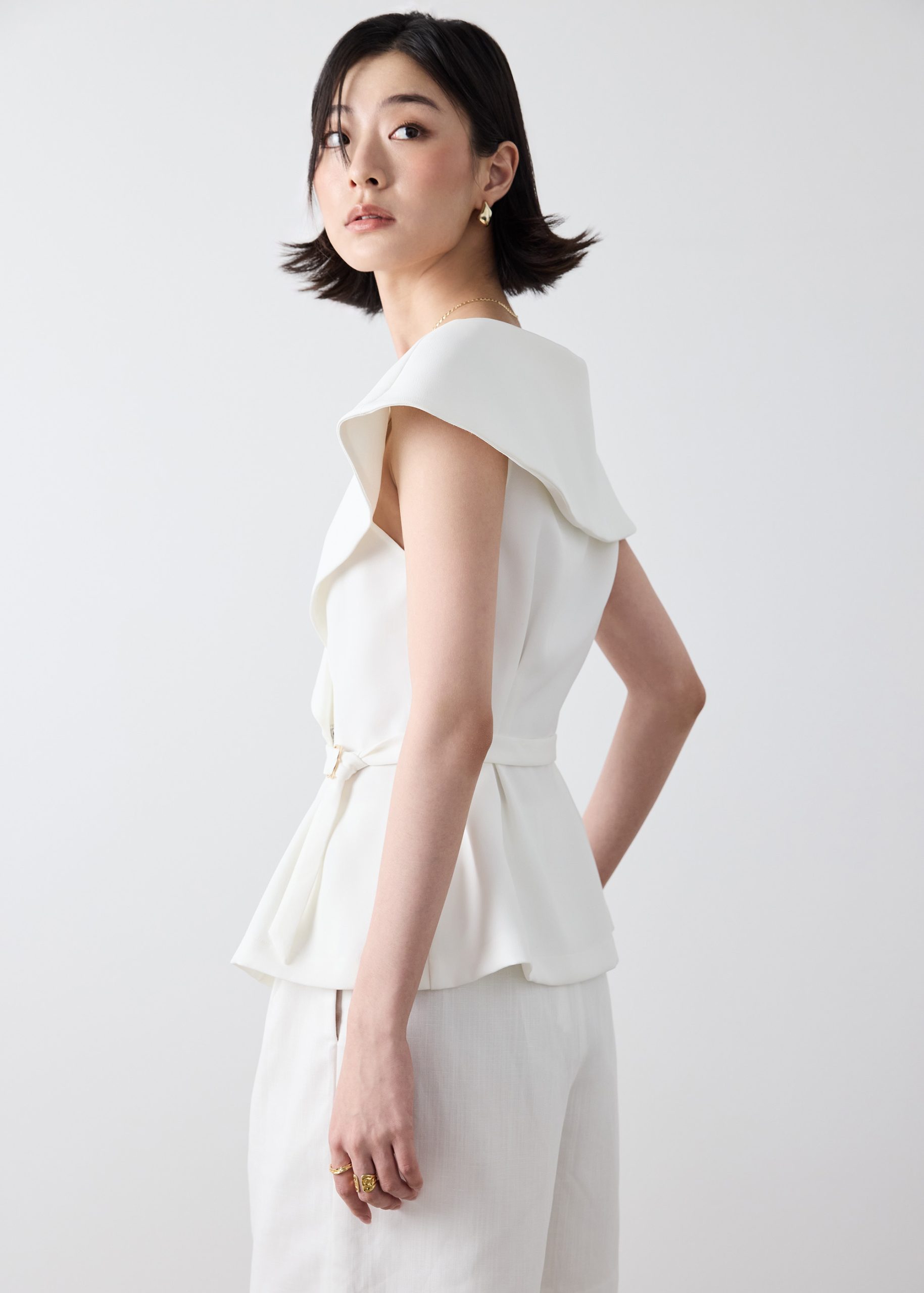 Aura V-neck Top With Belt - Image 10