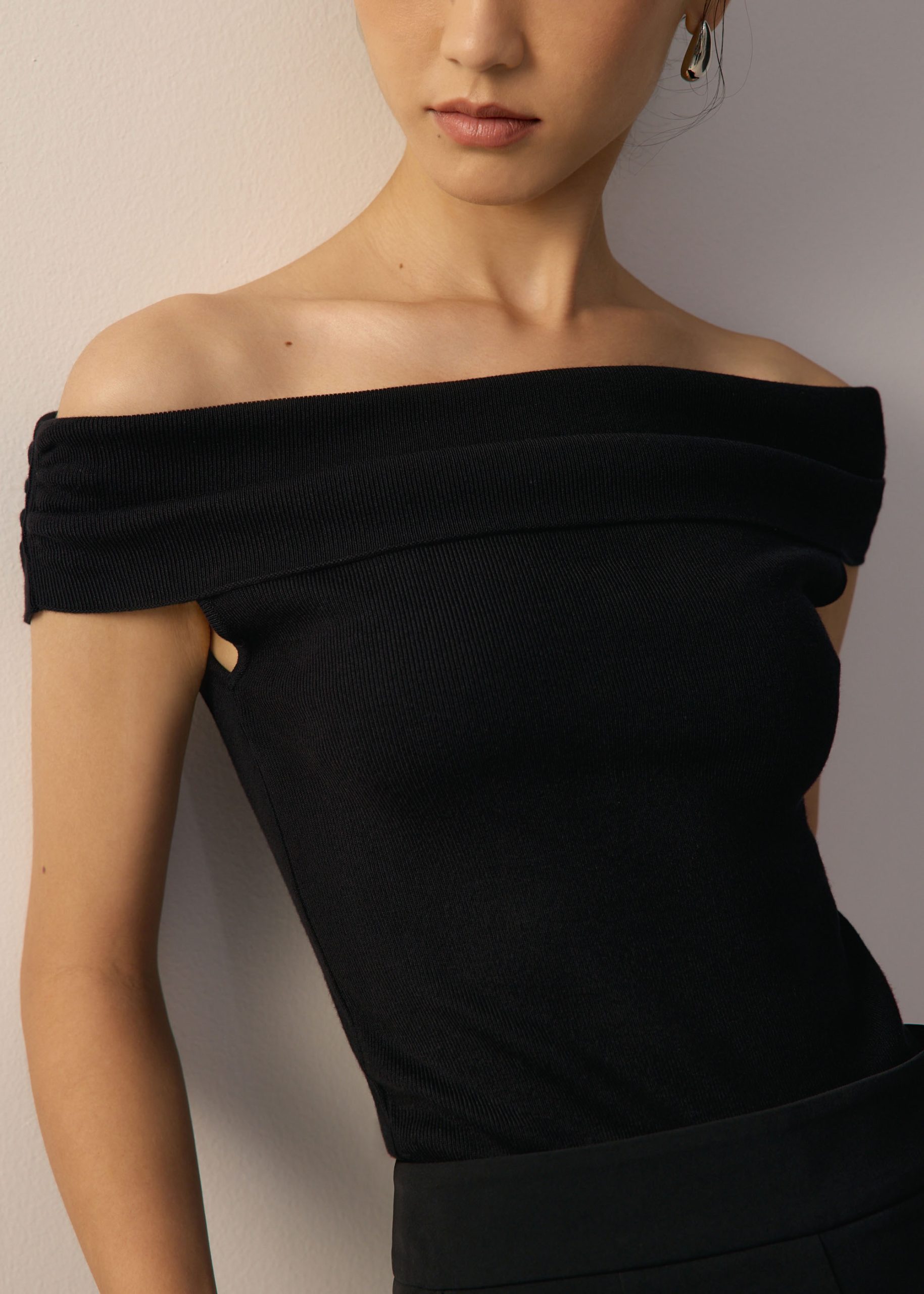 Knit Fitted Off Shoulder Top