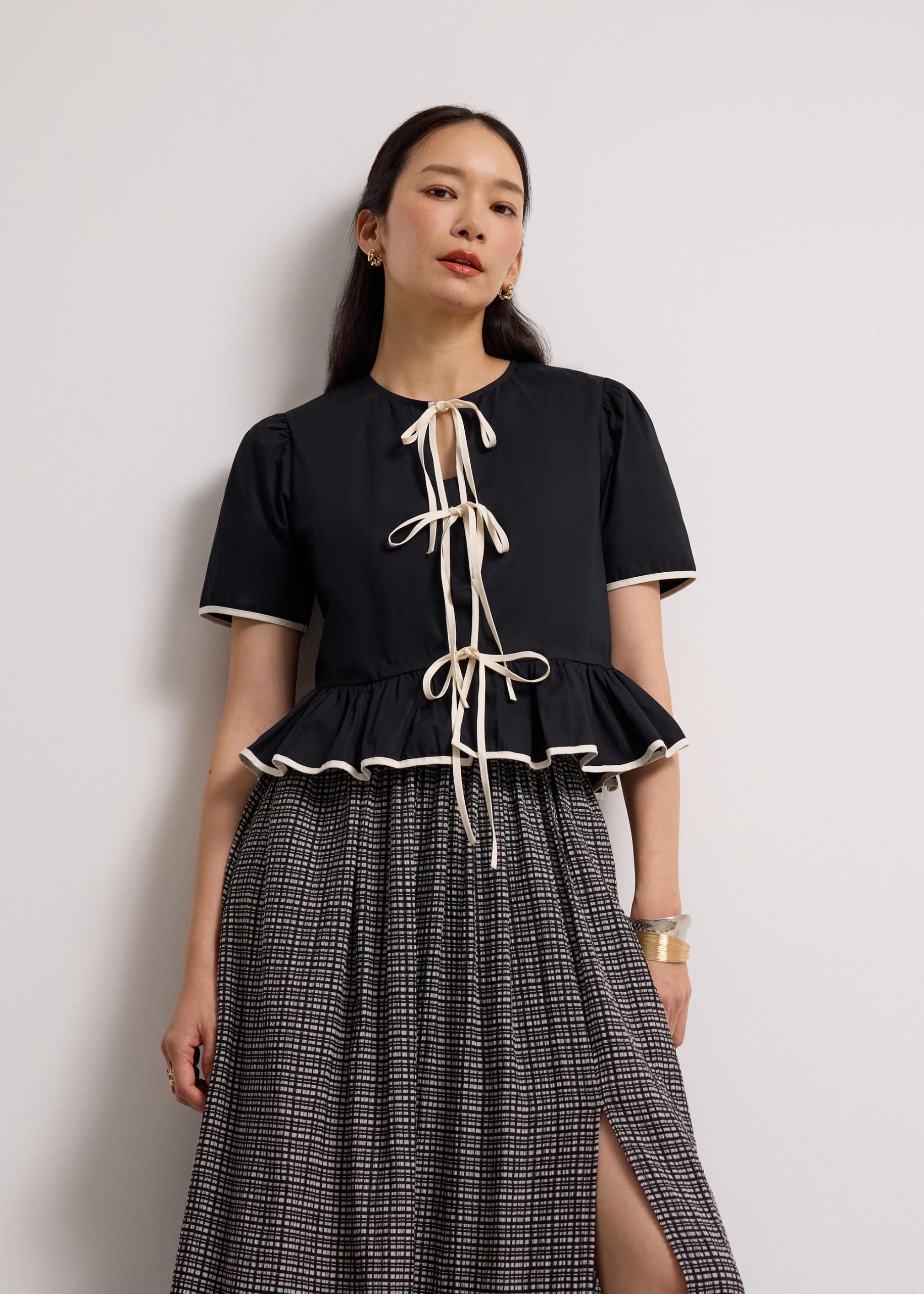 Contrast Piping Round Neck Front Tie Peplum Top - Image 2