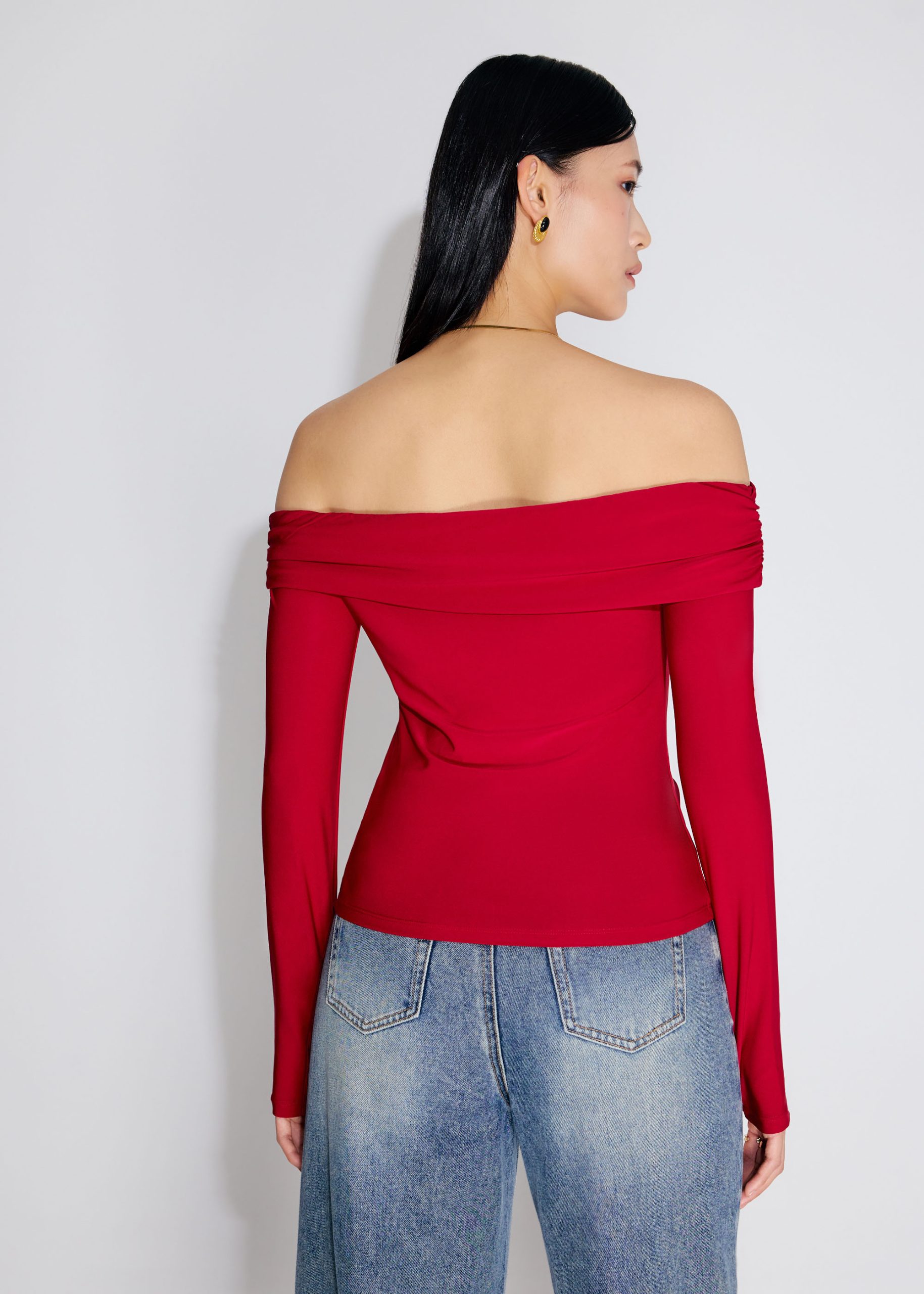 Jersey Off-Shoulder Fitted Top - Image 11
