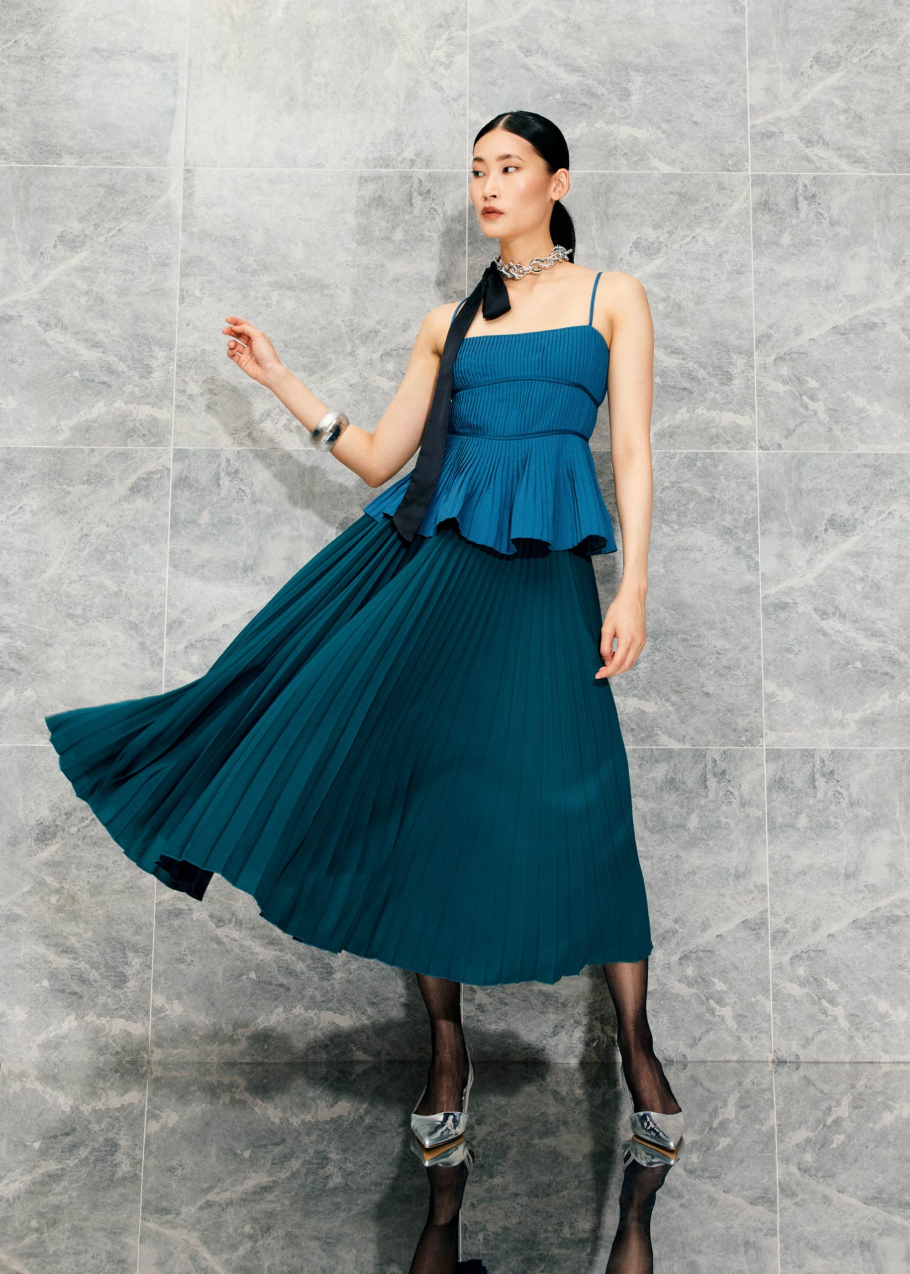 Pleated Straight Neck Peplum Camisole Top - Image 9