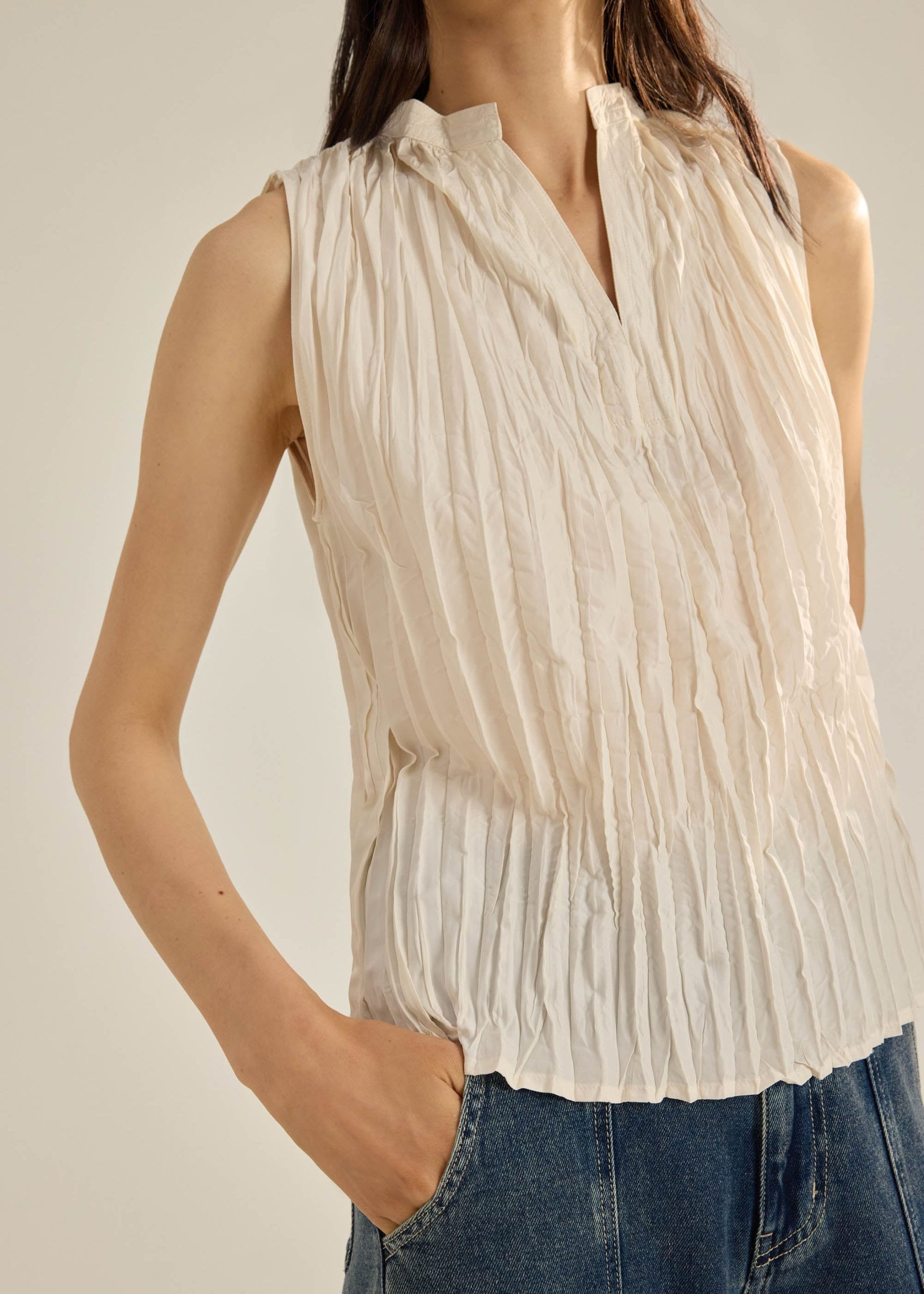 Celeste Crinkled Pleats Top - Image 4