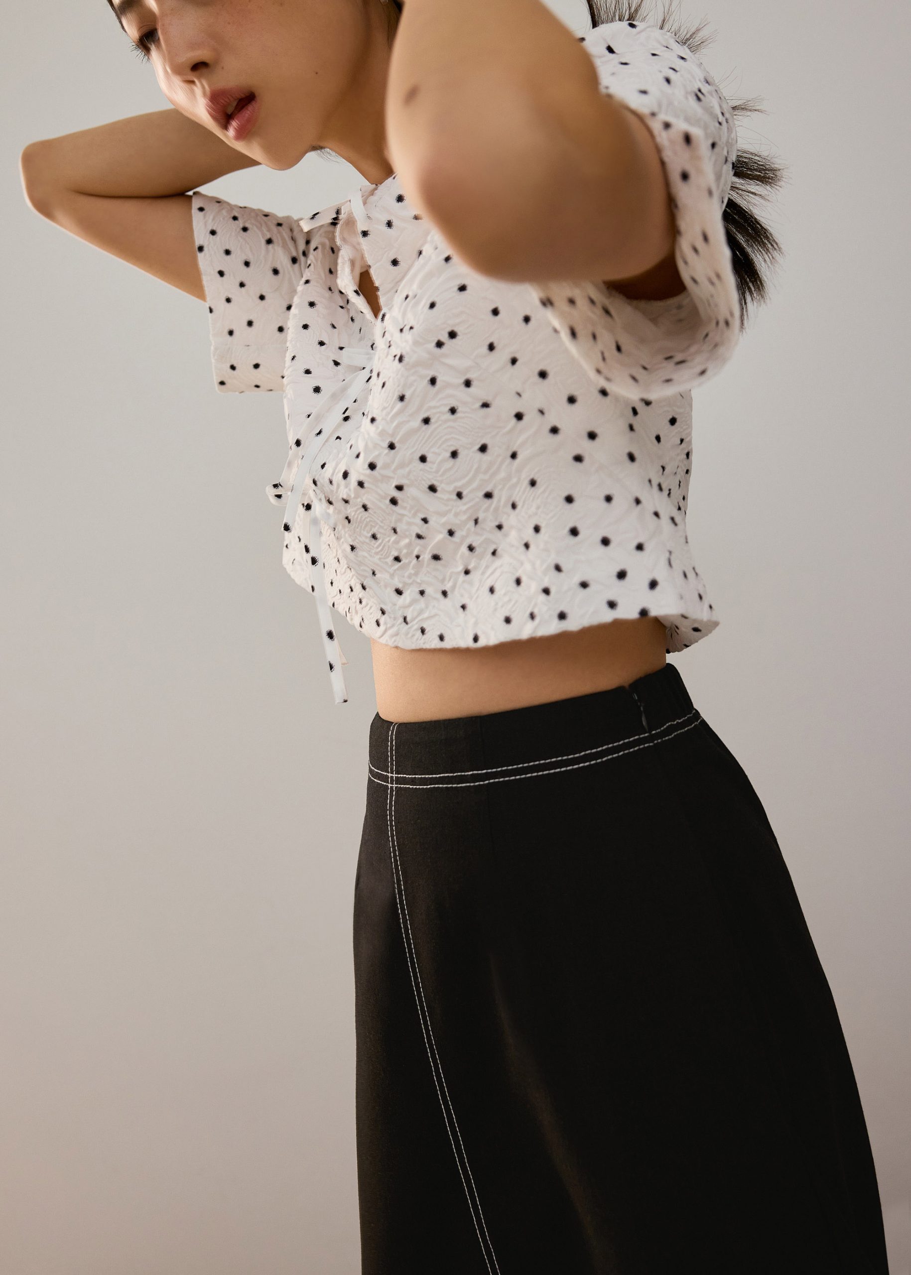 Crinkled Polka Dot Crop Shell Top - Image 6