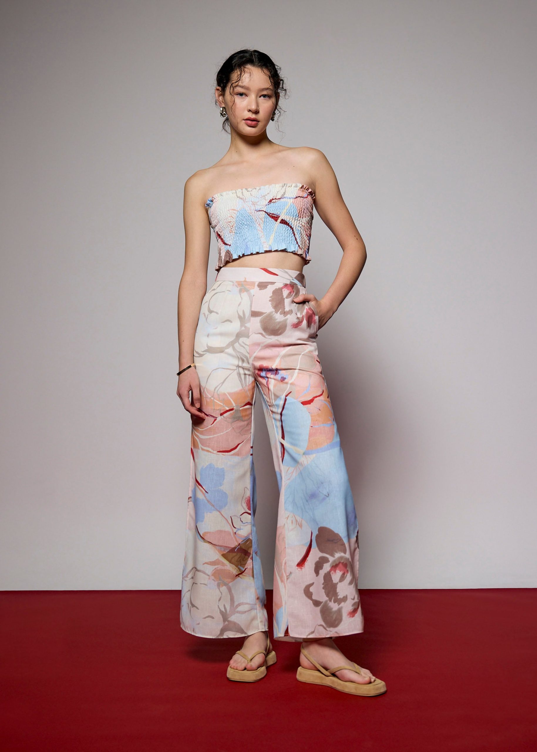 Fitted Crop Tube Top in Tossed Blooms - Image 2