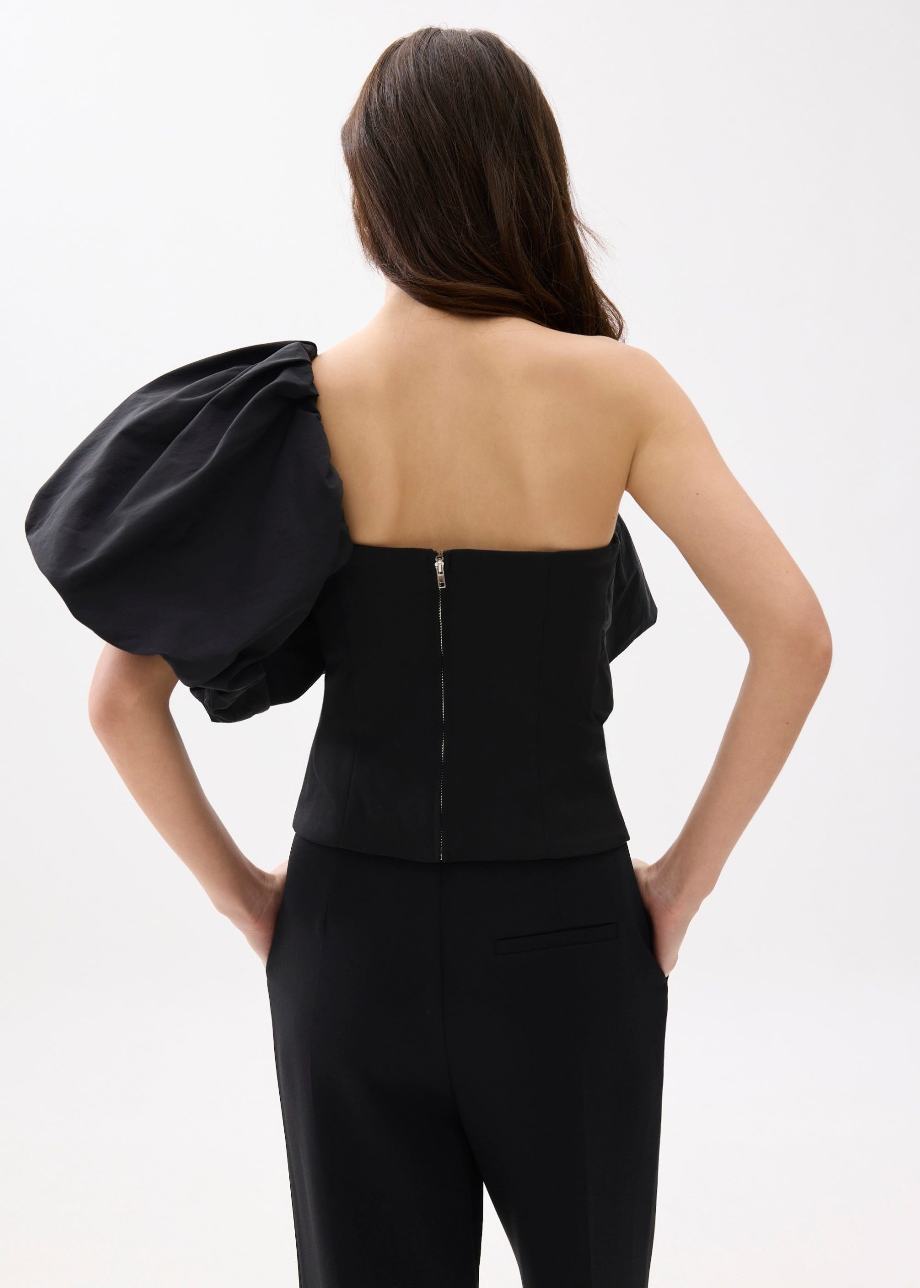 BraFree by LB Asymmetric Puff Sleeve Top - Image 5