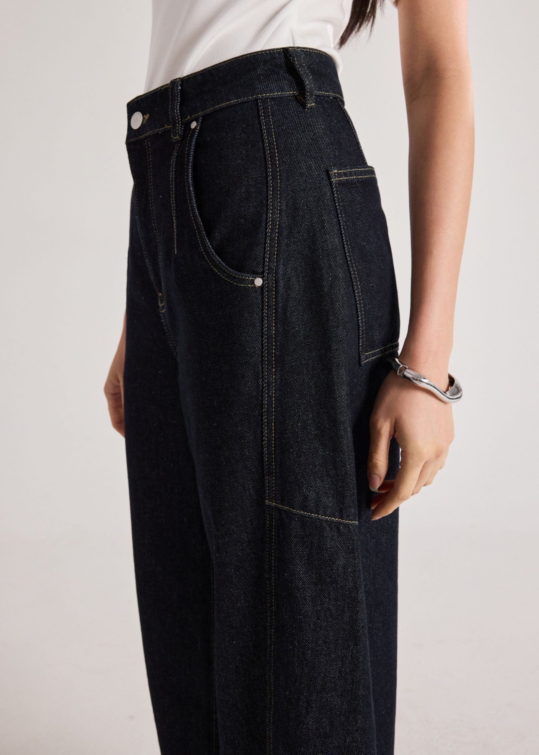 Vic Barrel Jeans - Image 13
