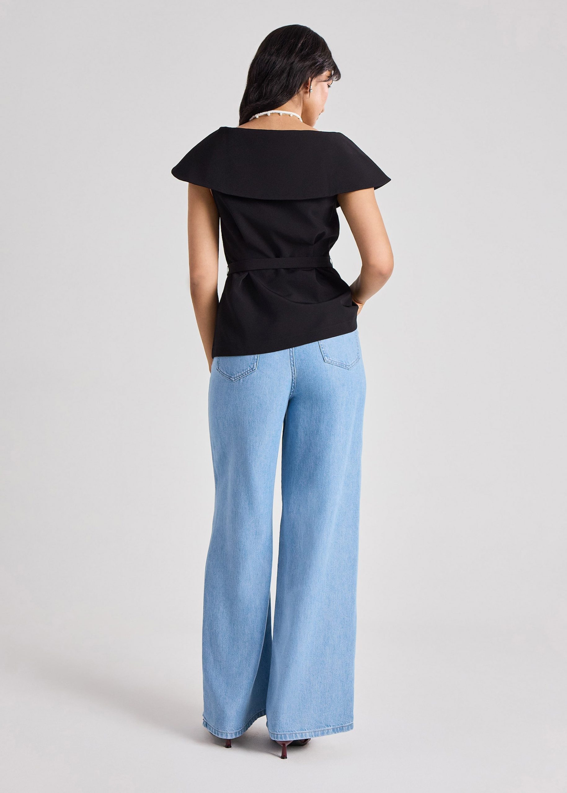 Aura V-neck Top With Belt - Image 3