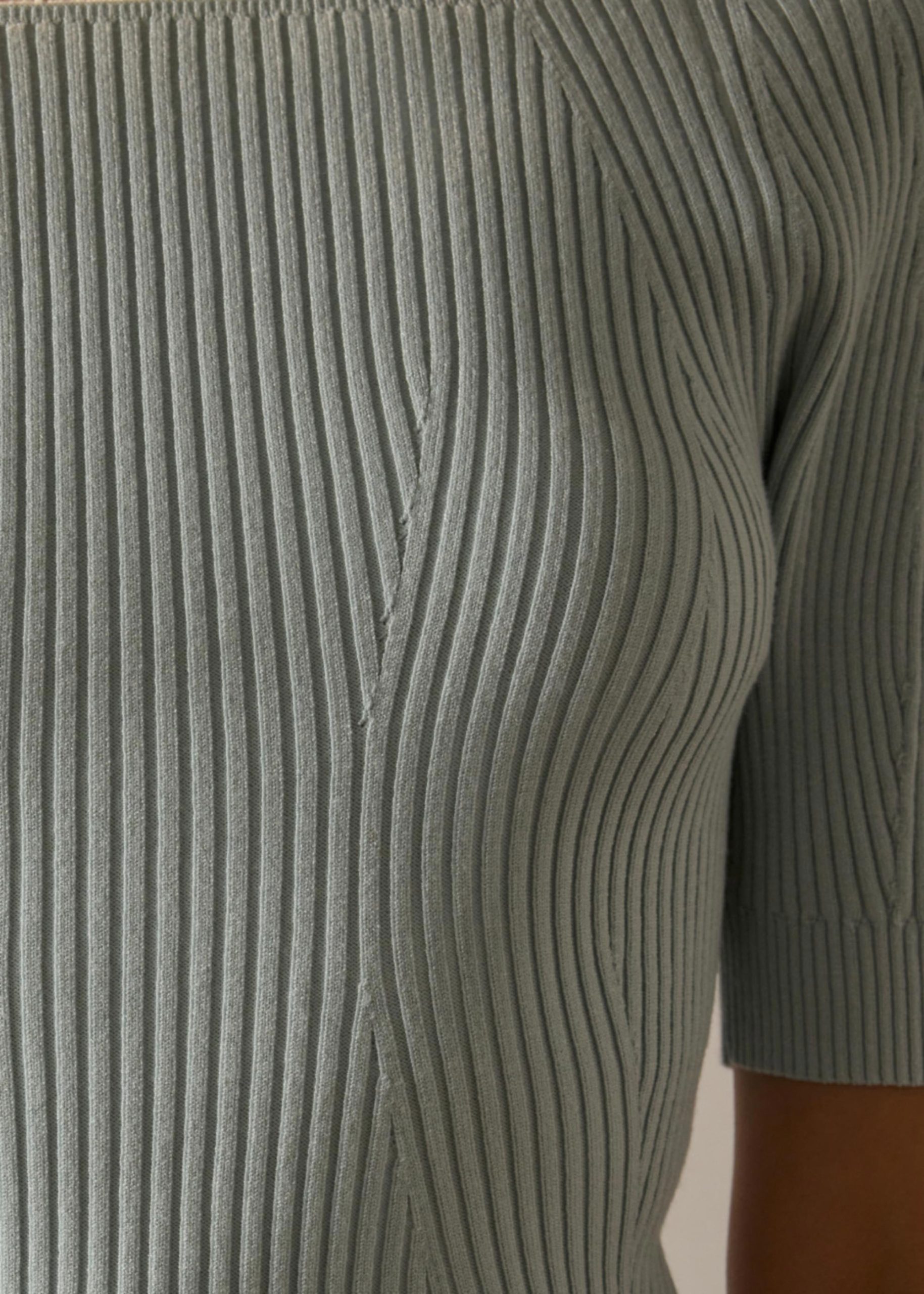 Kyo Ribbed Knit Fitted Top - Image 12
