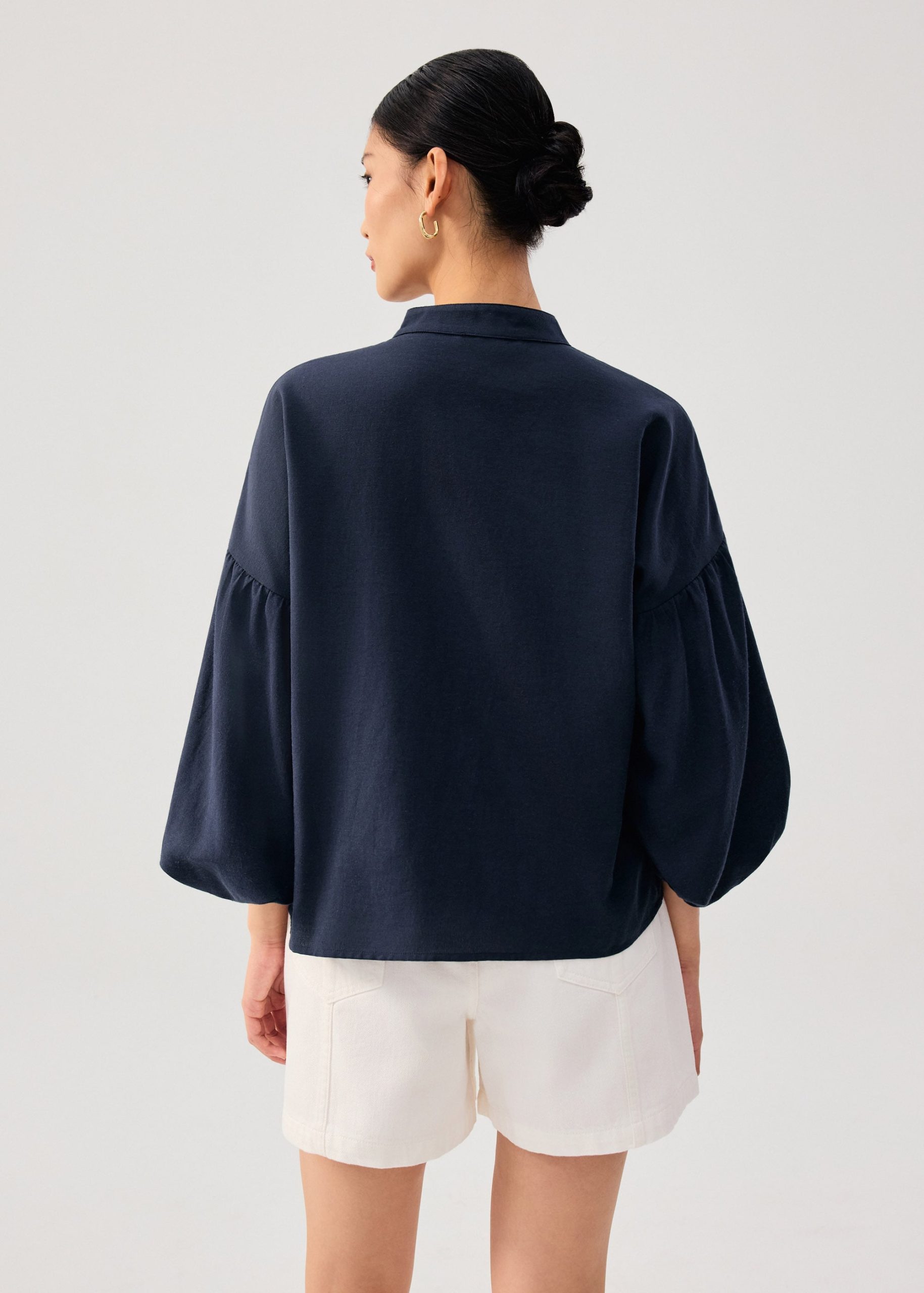 Relaxed Cotton Button Down Collared Puff Sleeve Top - Image 11