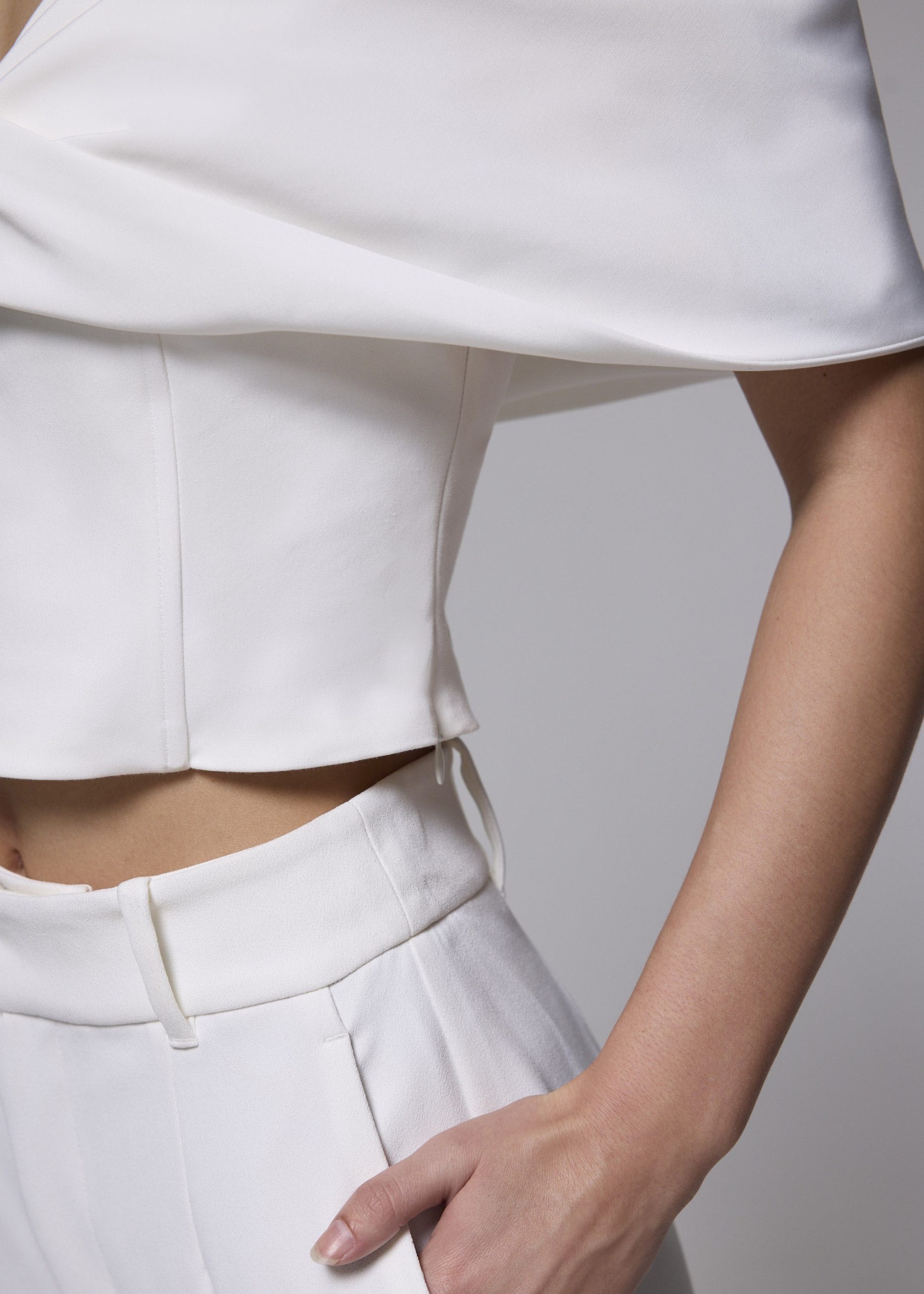 BraFree by LB Asymmetric Front Twist Top - Image 17