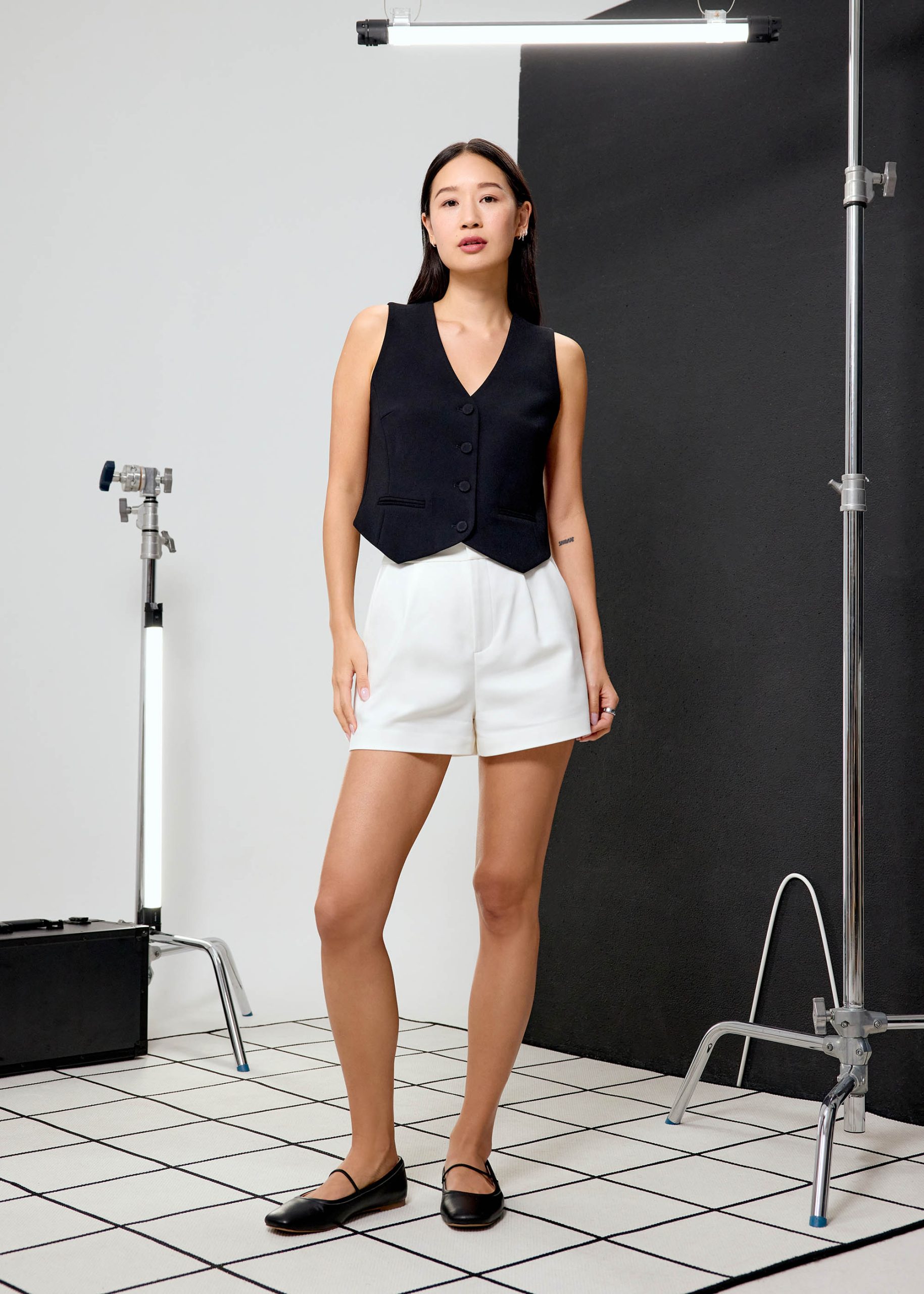 Yuna Relaxed V-neck Vest - Image 4