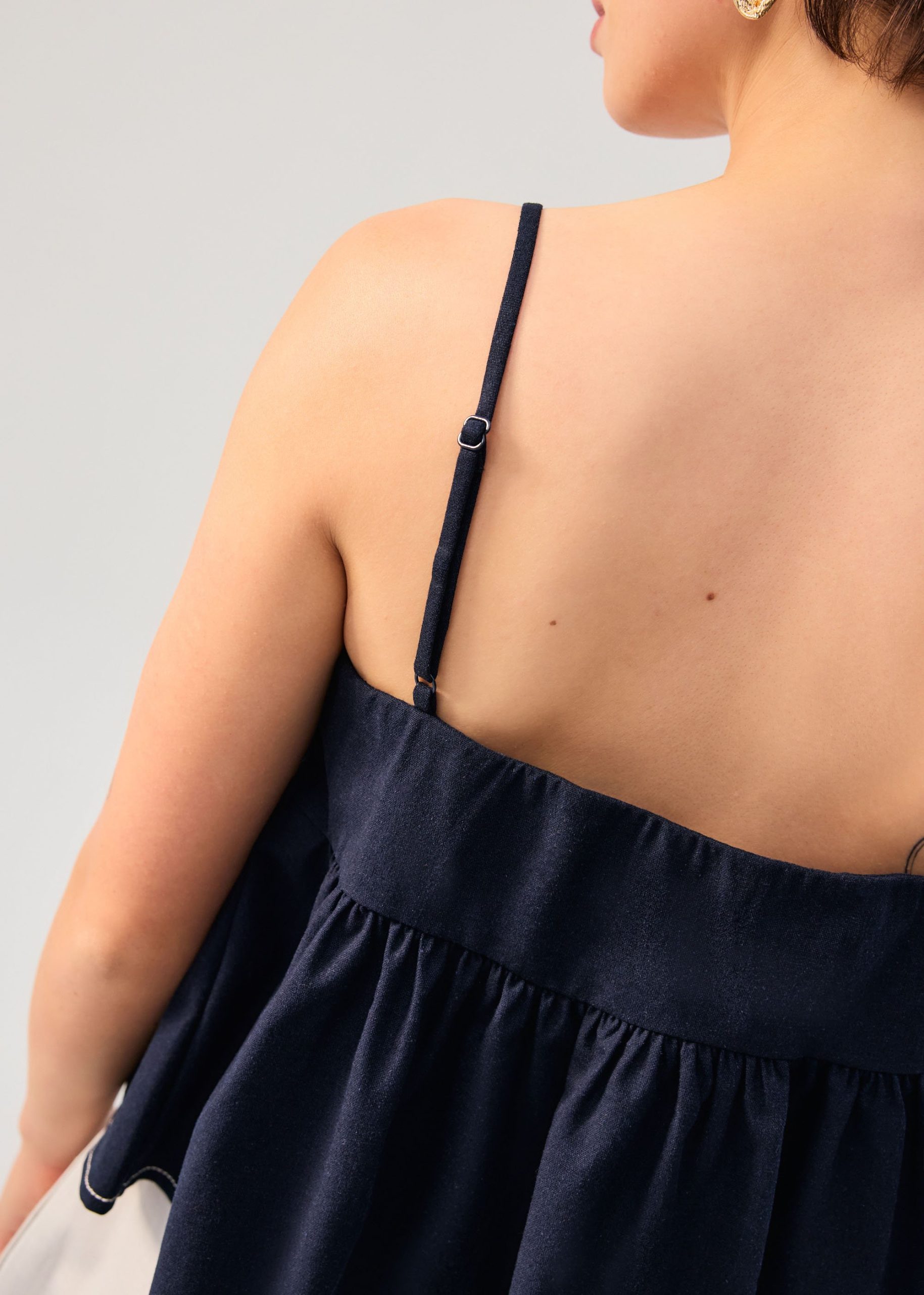 Contrast Stitch V-neck Peplum Camisole Top - Image 7
