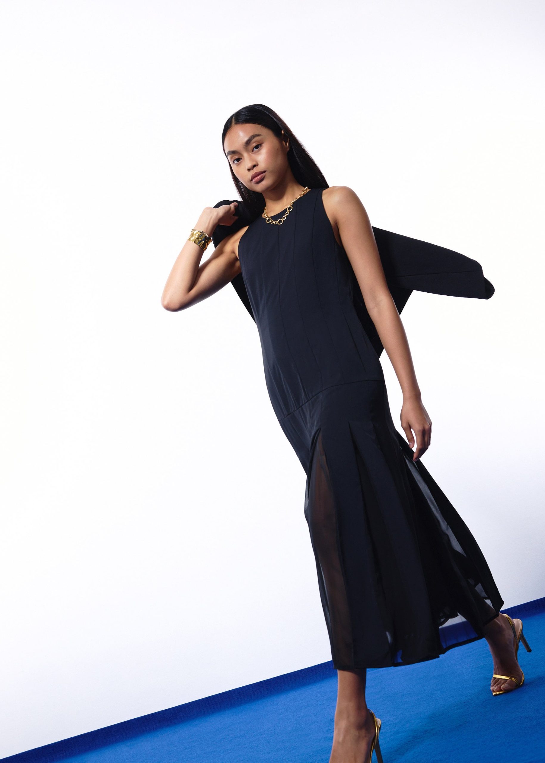 Round Neck Kick Flare Midaxi Dress