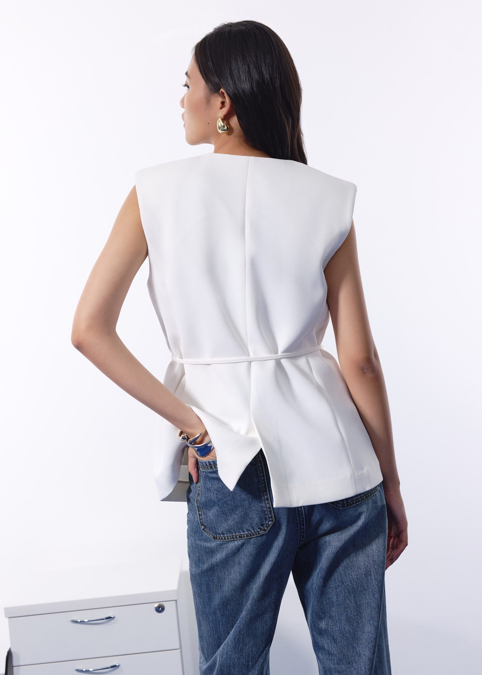 Ji-woo Relaxed Belted Shoulder Padded Crepe Longline Vest - Image 11