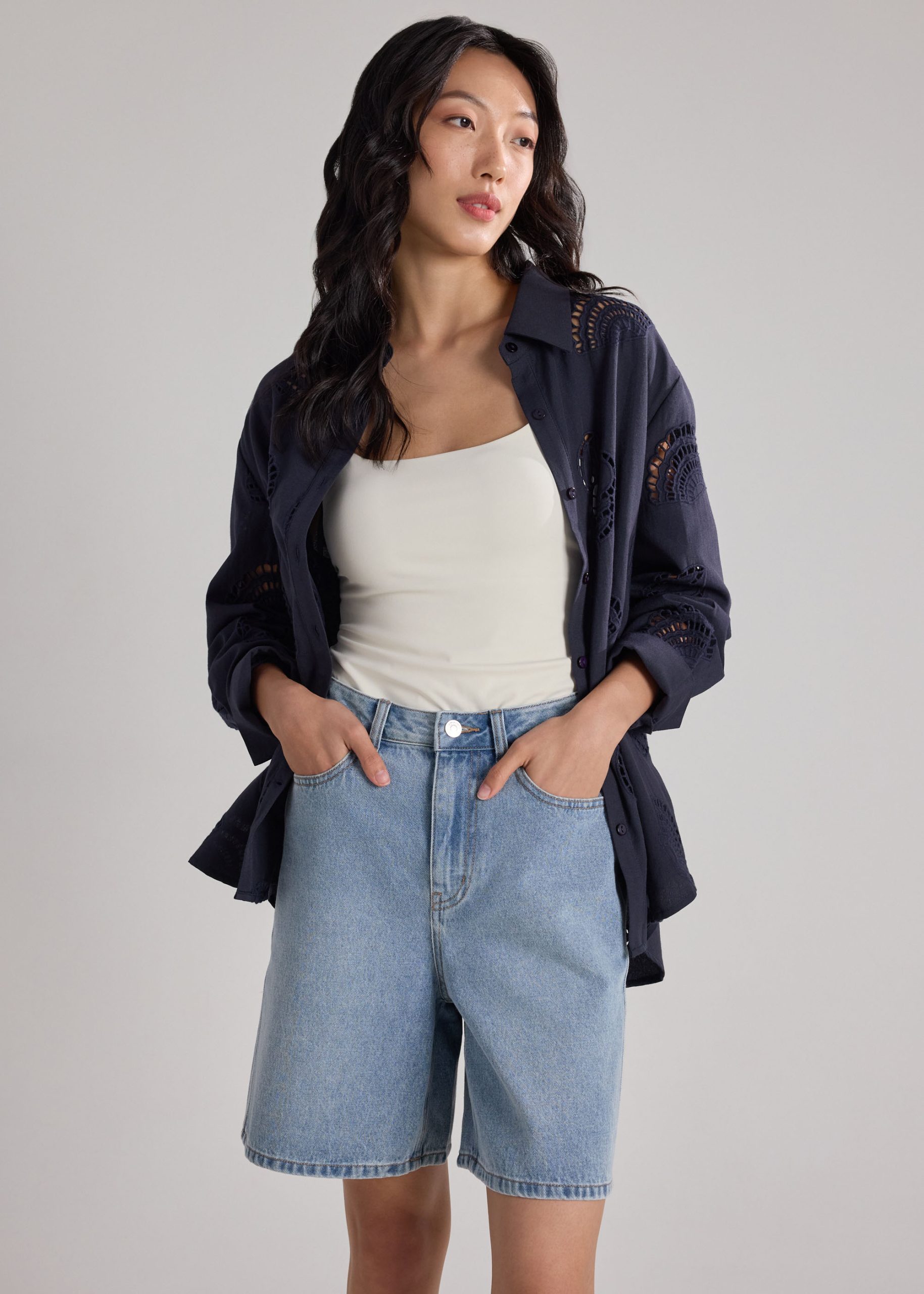 RuchedReady® Shirt in Tidal Escape Broderie - Image 13