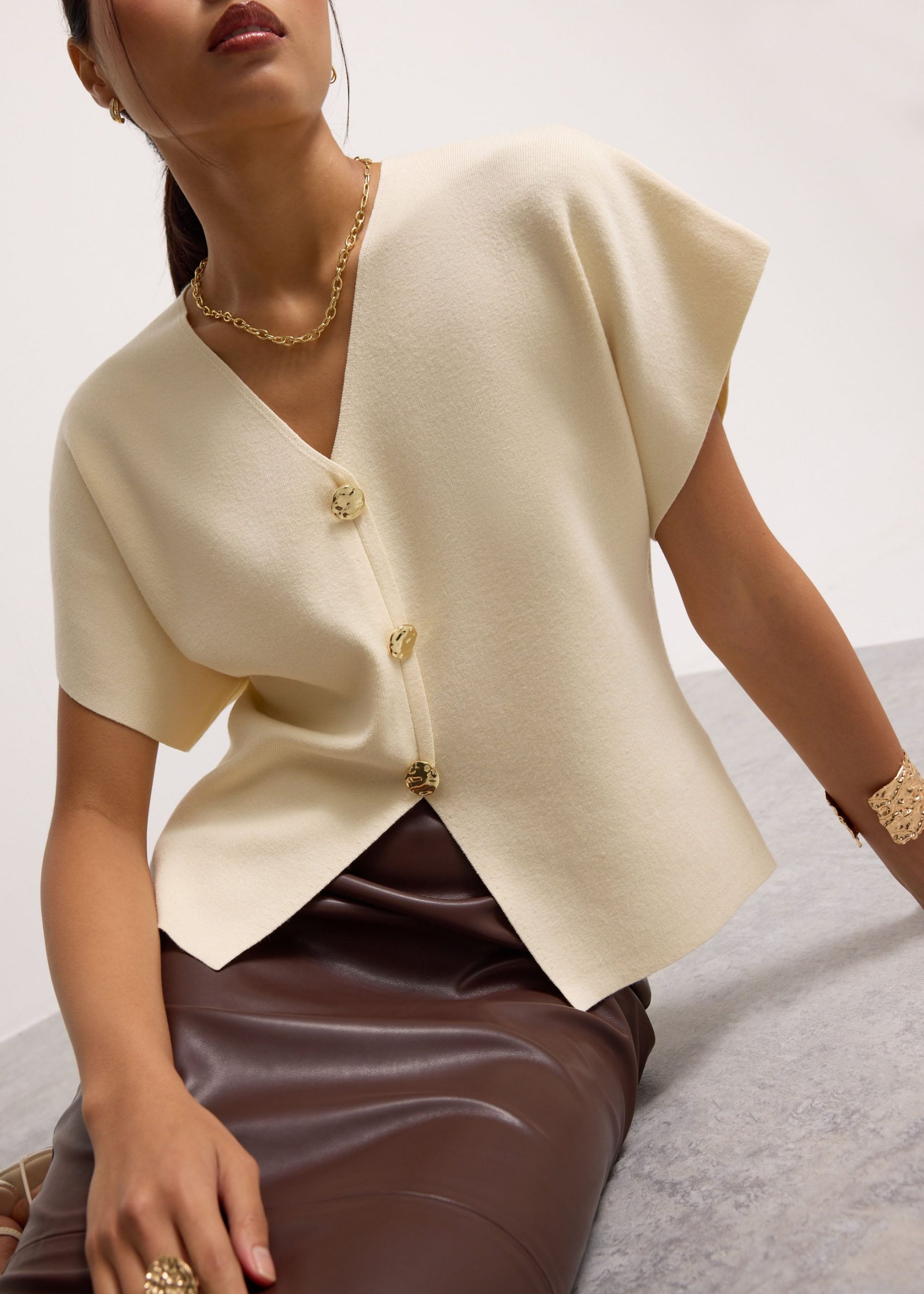Amrita Knit V-neck Top - Image 8