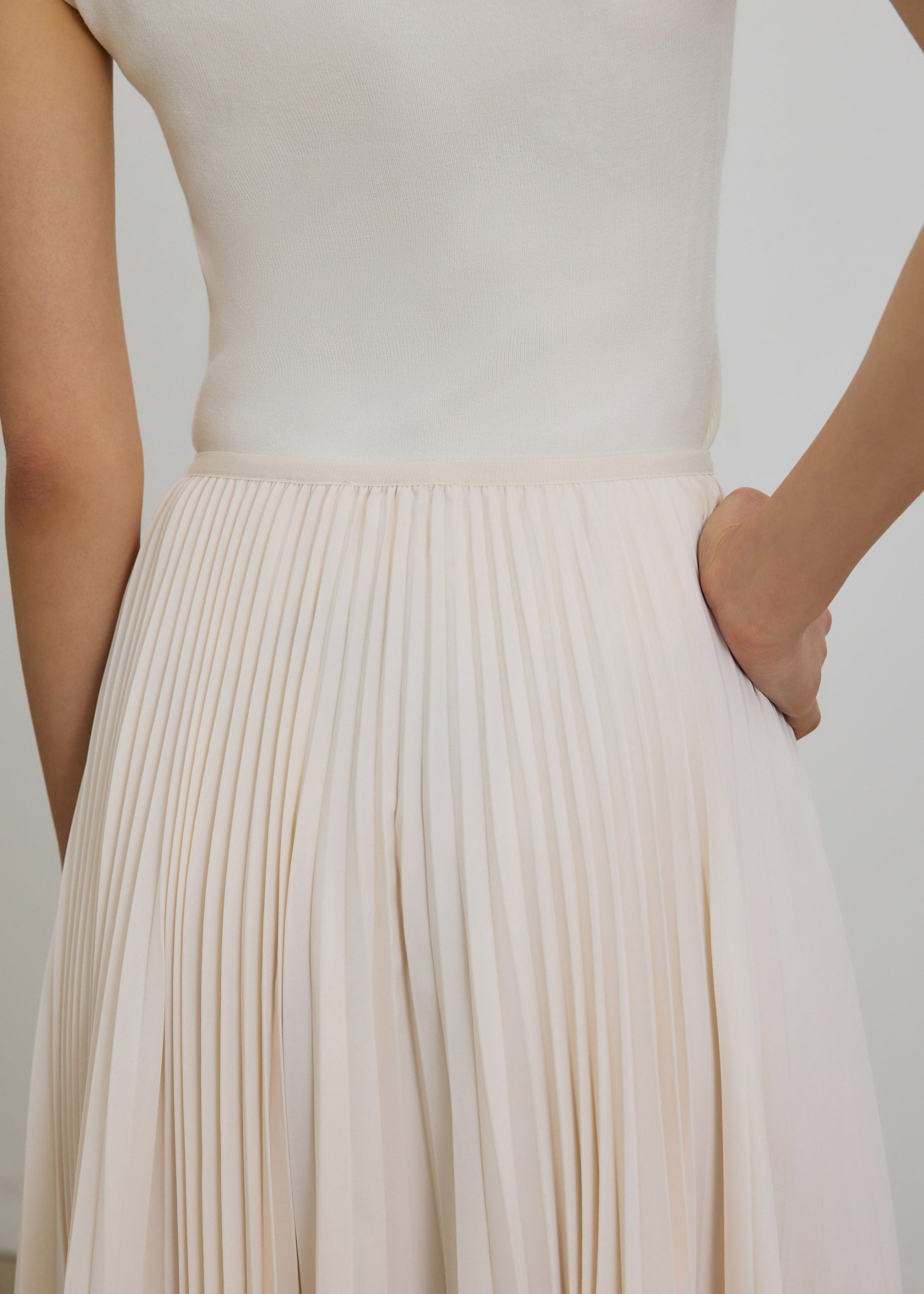 Wei Elastic Sunray Pleated Midaxi Skirt - Image 26