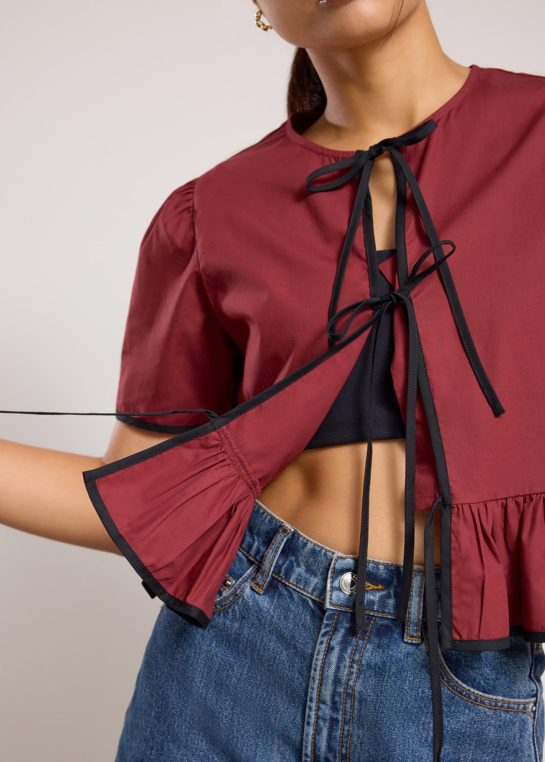 Contrast Piping Round Neck Front Tie Peplum Top - Image 14