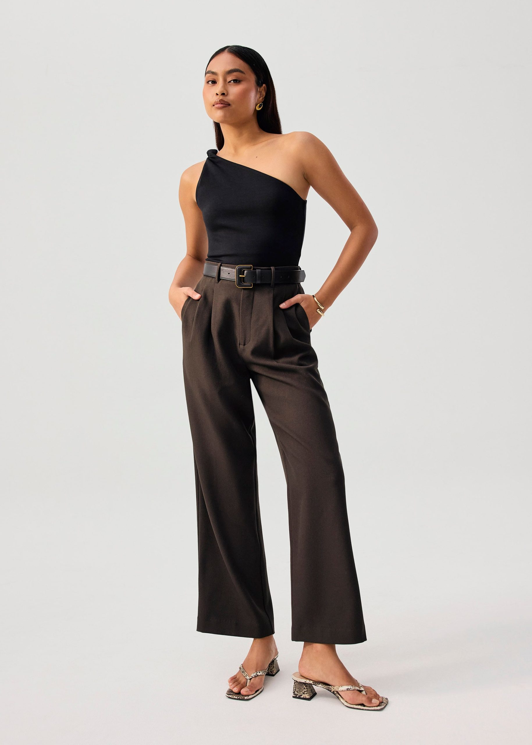 Tencel Shoulder Twist Toga Fitted Top - Image 3