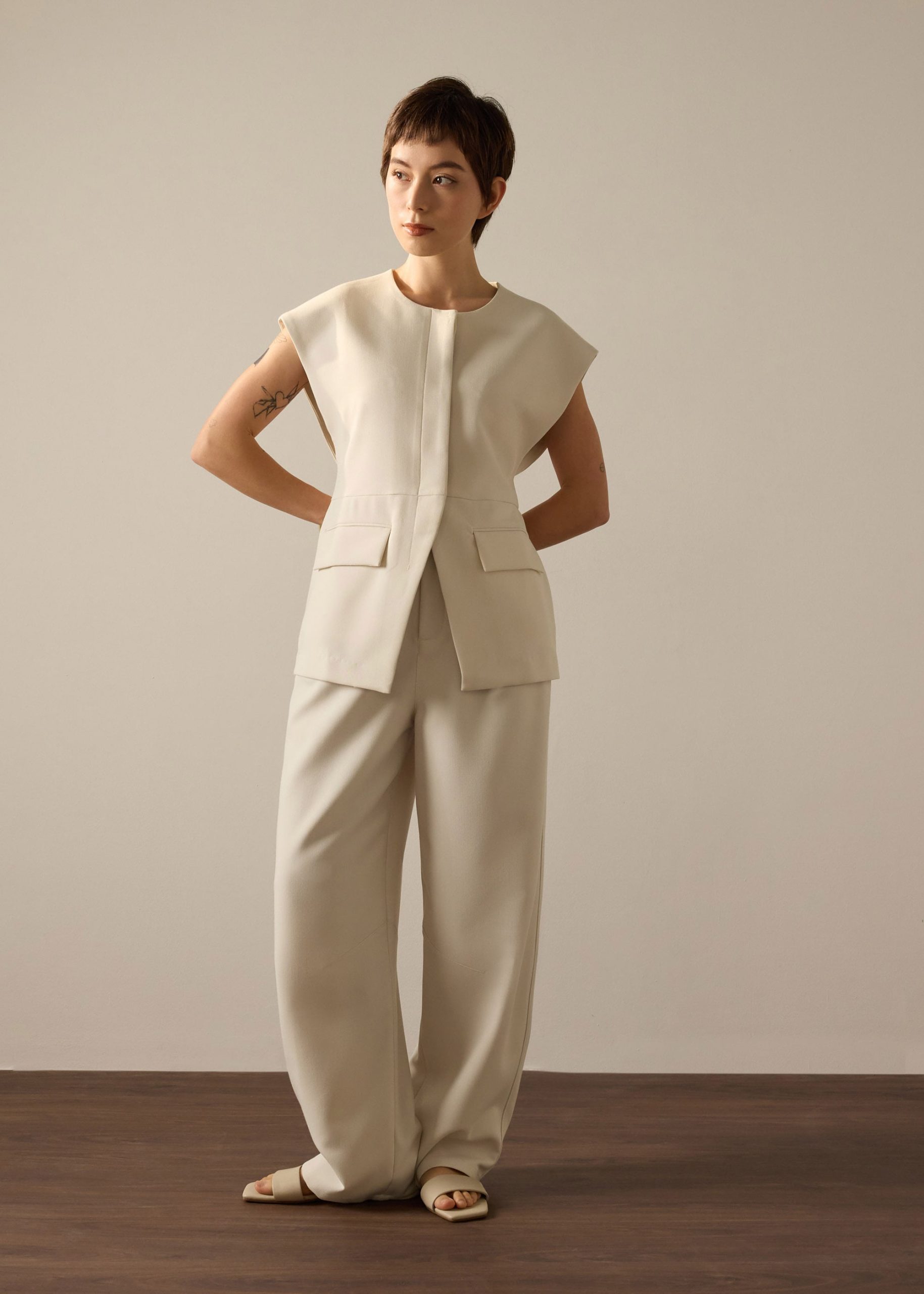 Riyo Twill Round Neck Boxy Vest - Image 9