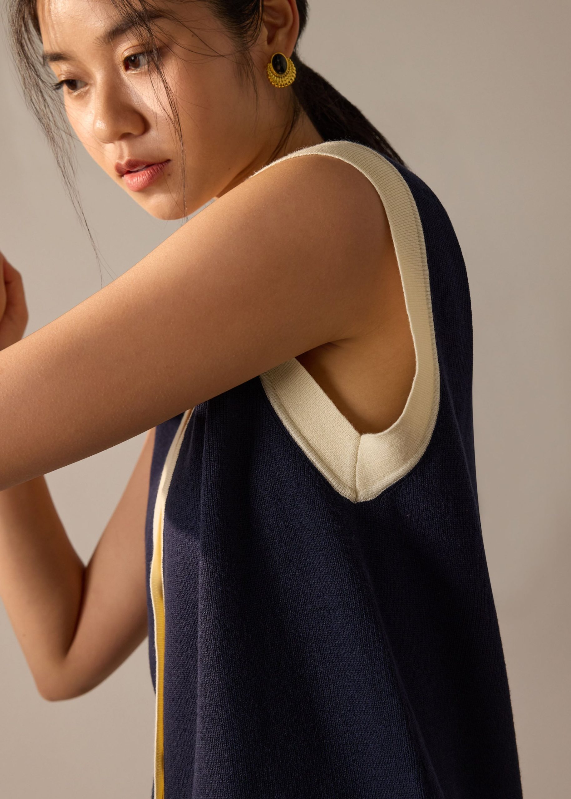 Relaxed Contrast Knit Vest - Image 20