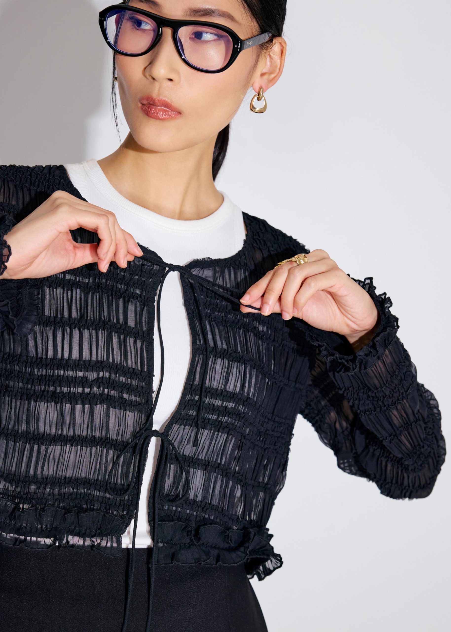 Crinkled Round Neck Crop Cardigan - Image 3