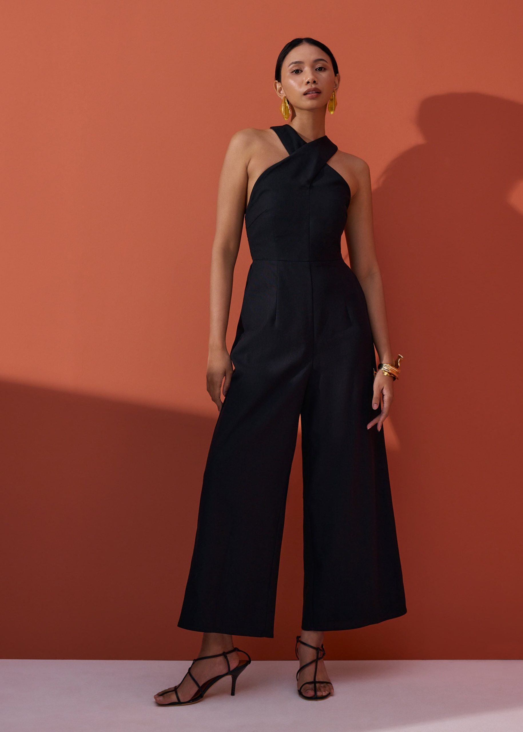BraFree by LB Multi-way Linen Halter Jumpsuit - Image 2