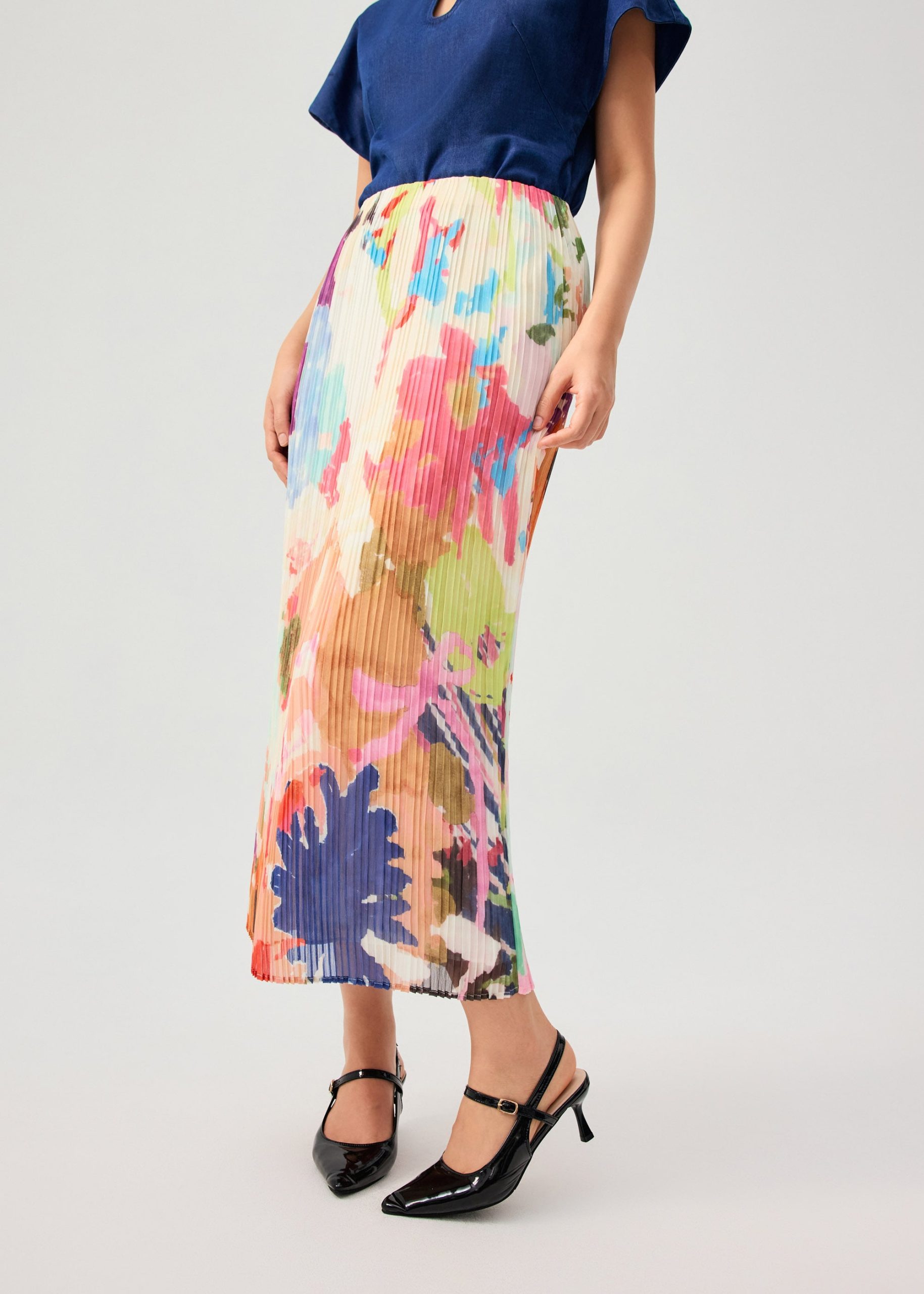 Elastic Georgette Pleated Mid Waist Column Maxi Skirt in Vivid Blooms
