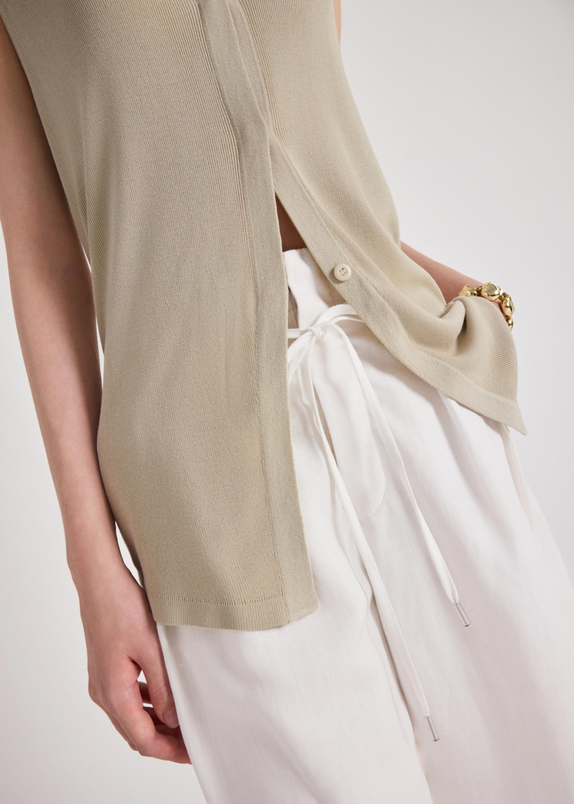 Chuan Soft Knit Long Vest - Image 10