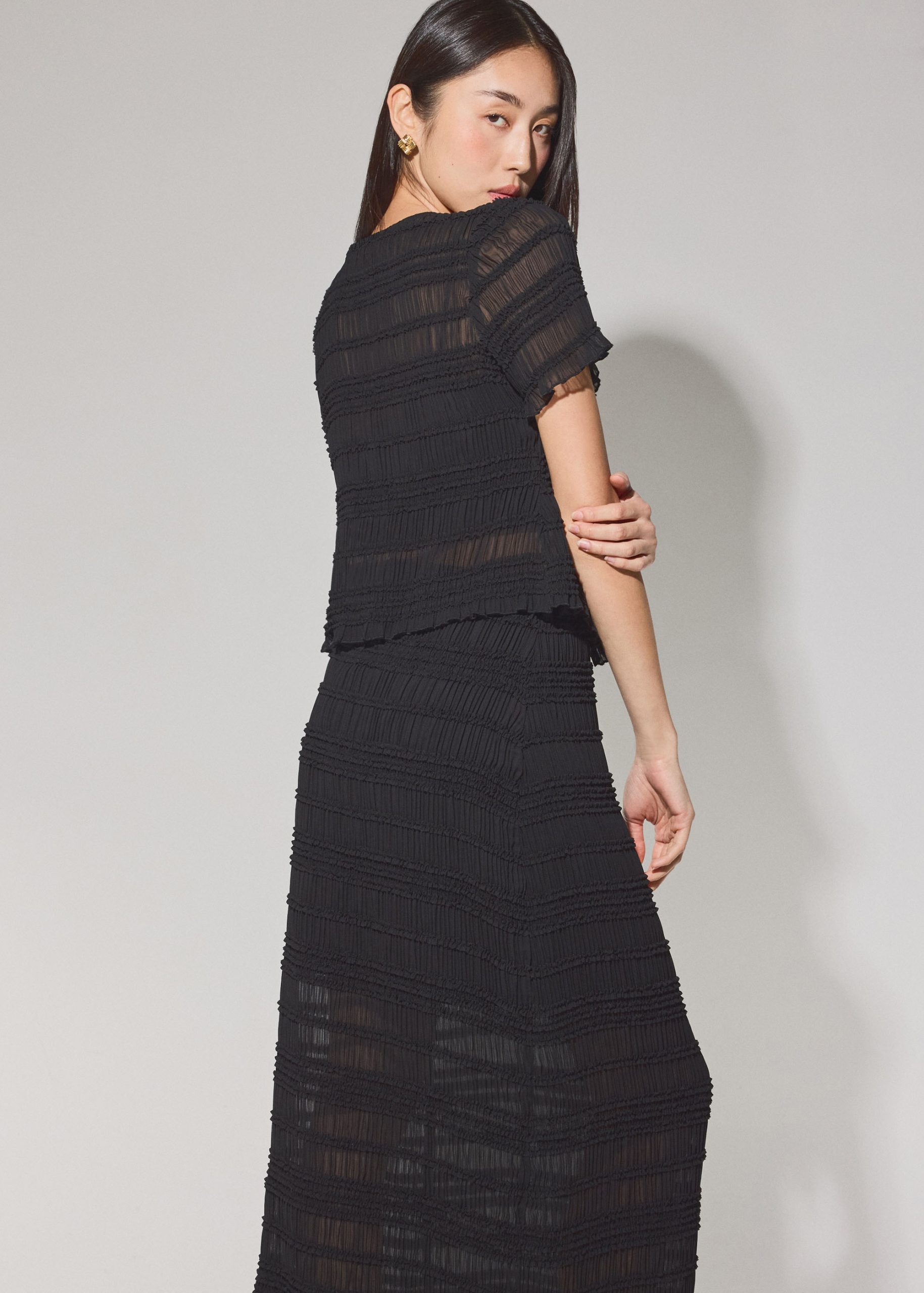 Sheer Crinkled Boat Neck Fitted Button Down Top - Image 5