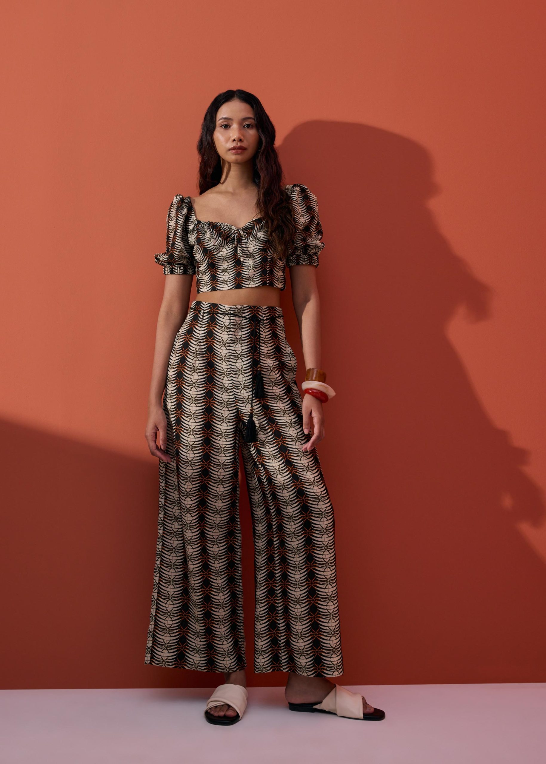 Detachable Sash Straight Leg Ankle Length Pants in Oasis Flow - Image 2