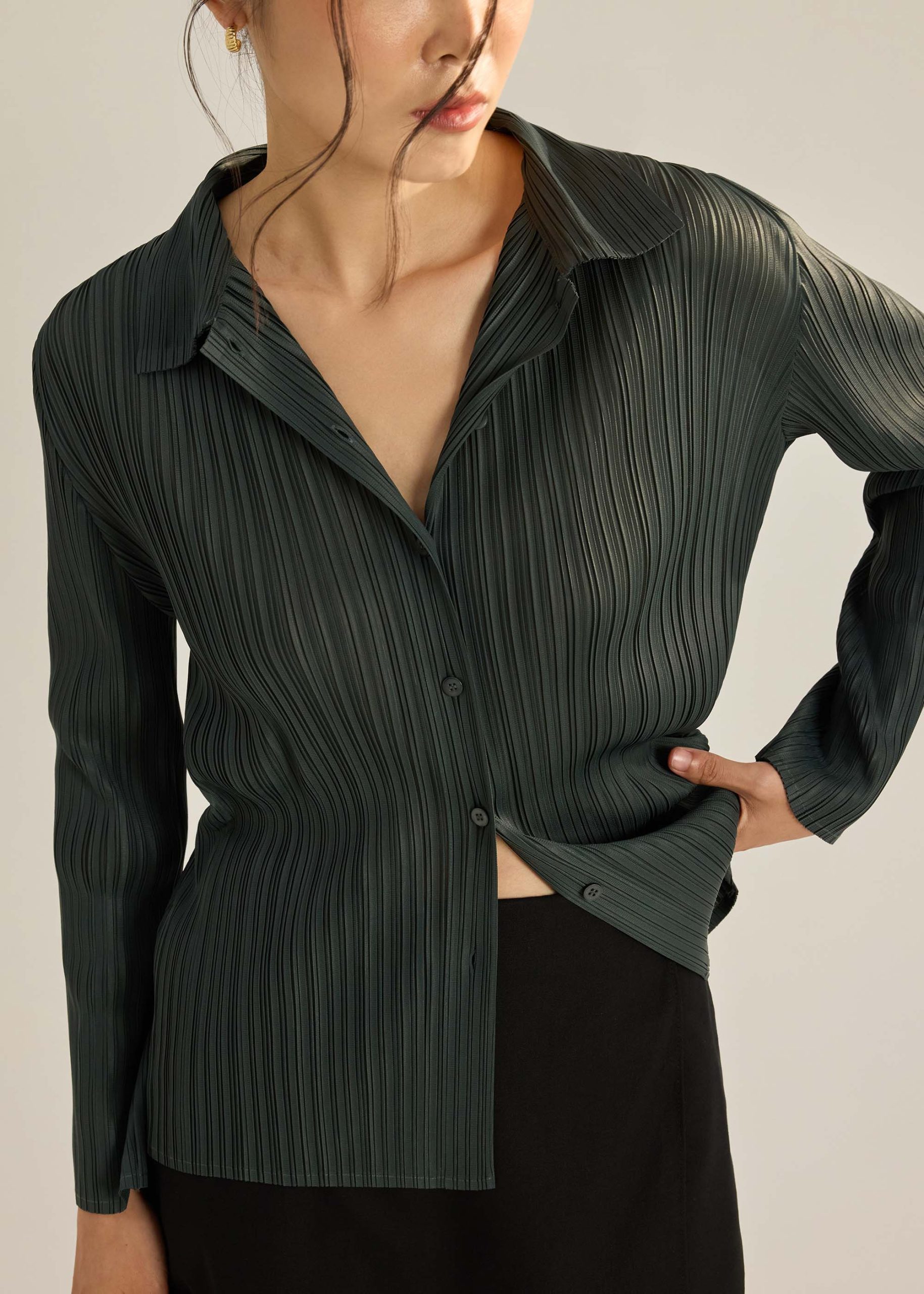 Yerin Plissé Relaxed Shirt - Image 12