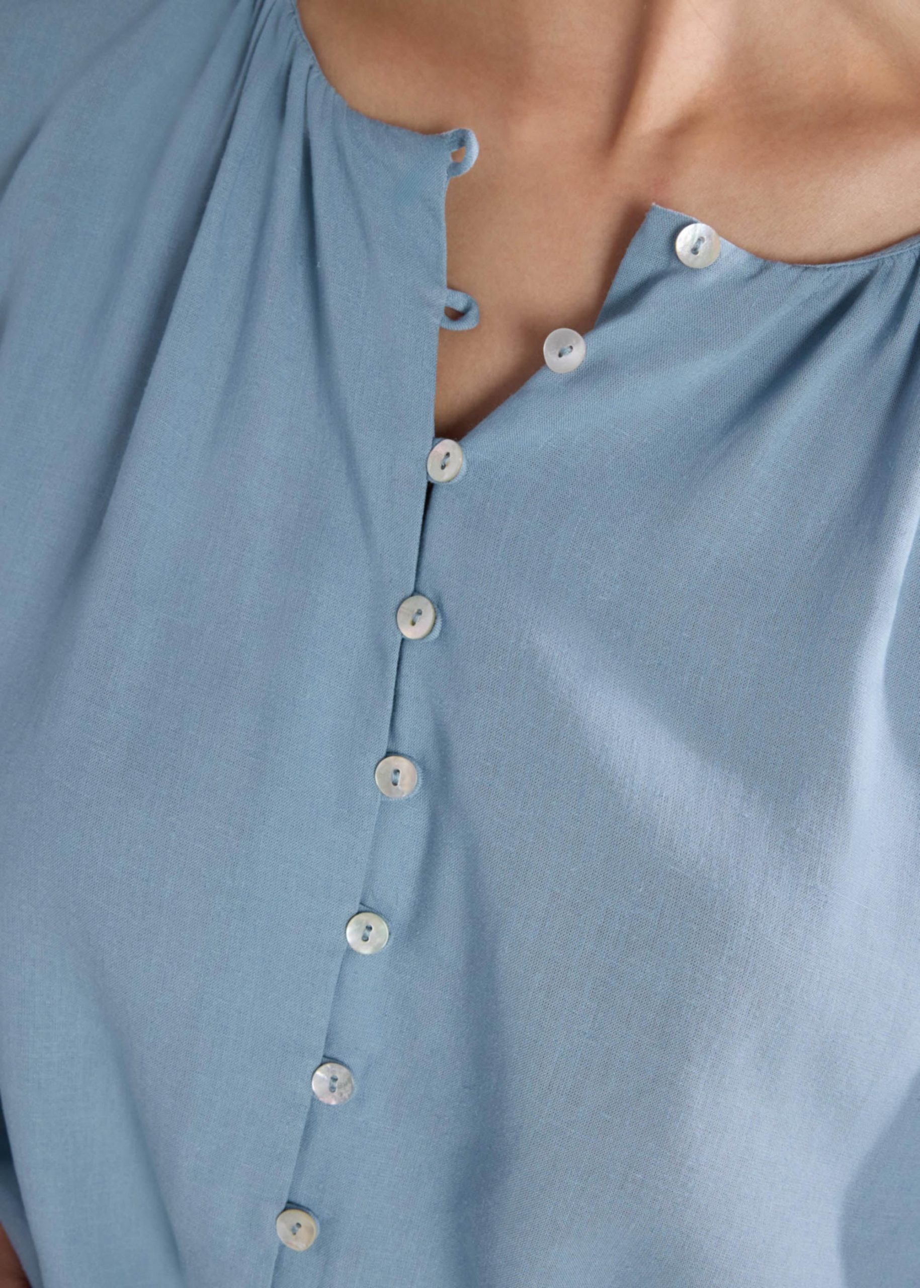 Relaxed Poet Sleeve Blouse - Image 11