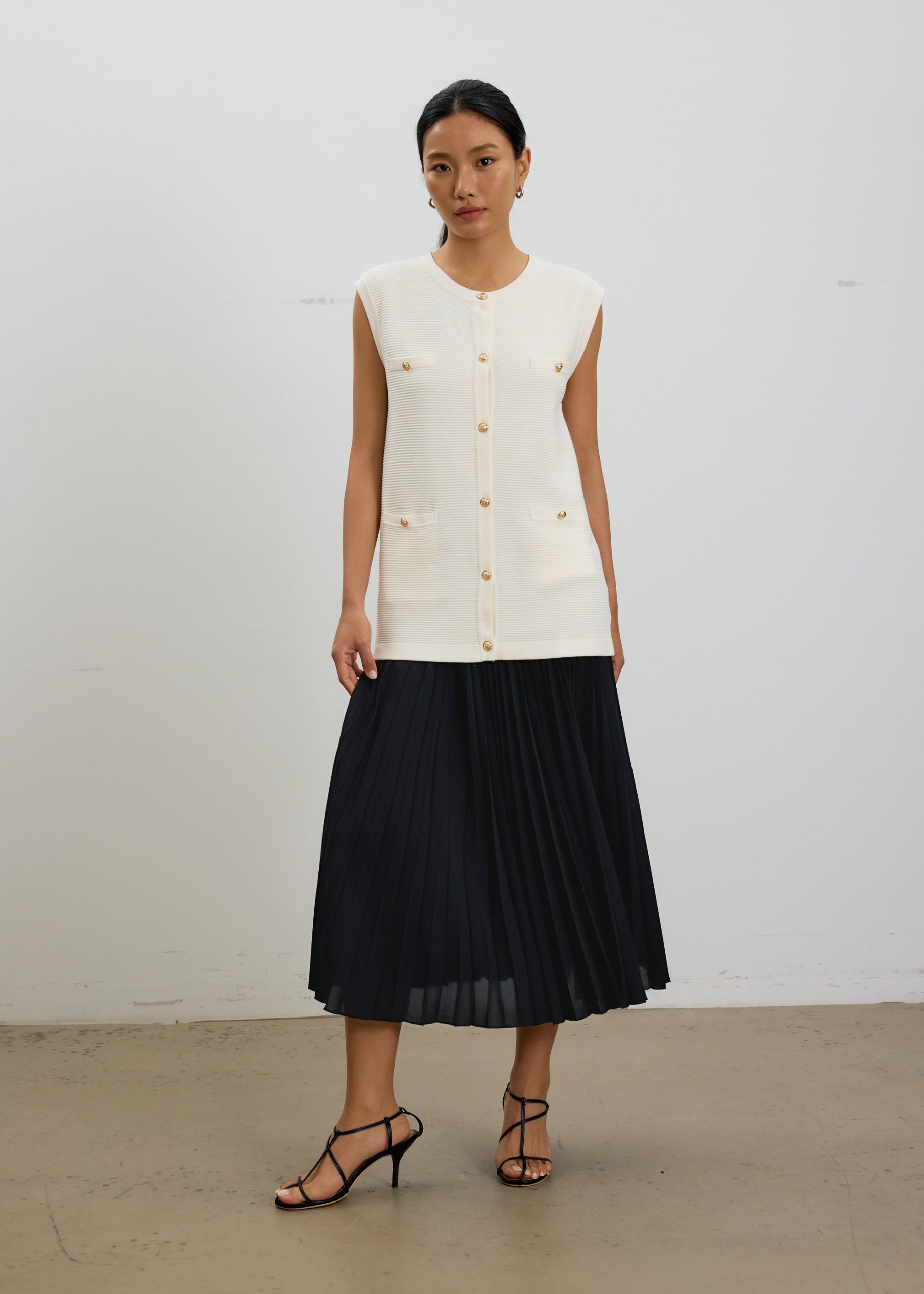 Yun Boxy Knit Vest - Image 13