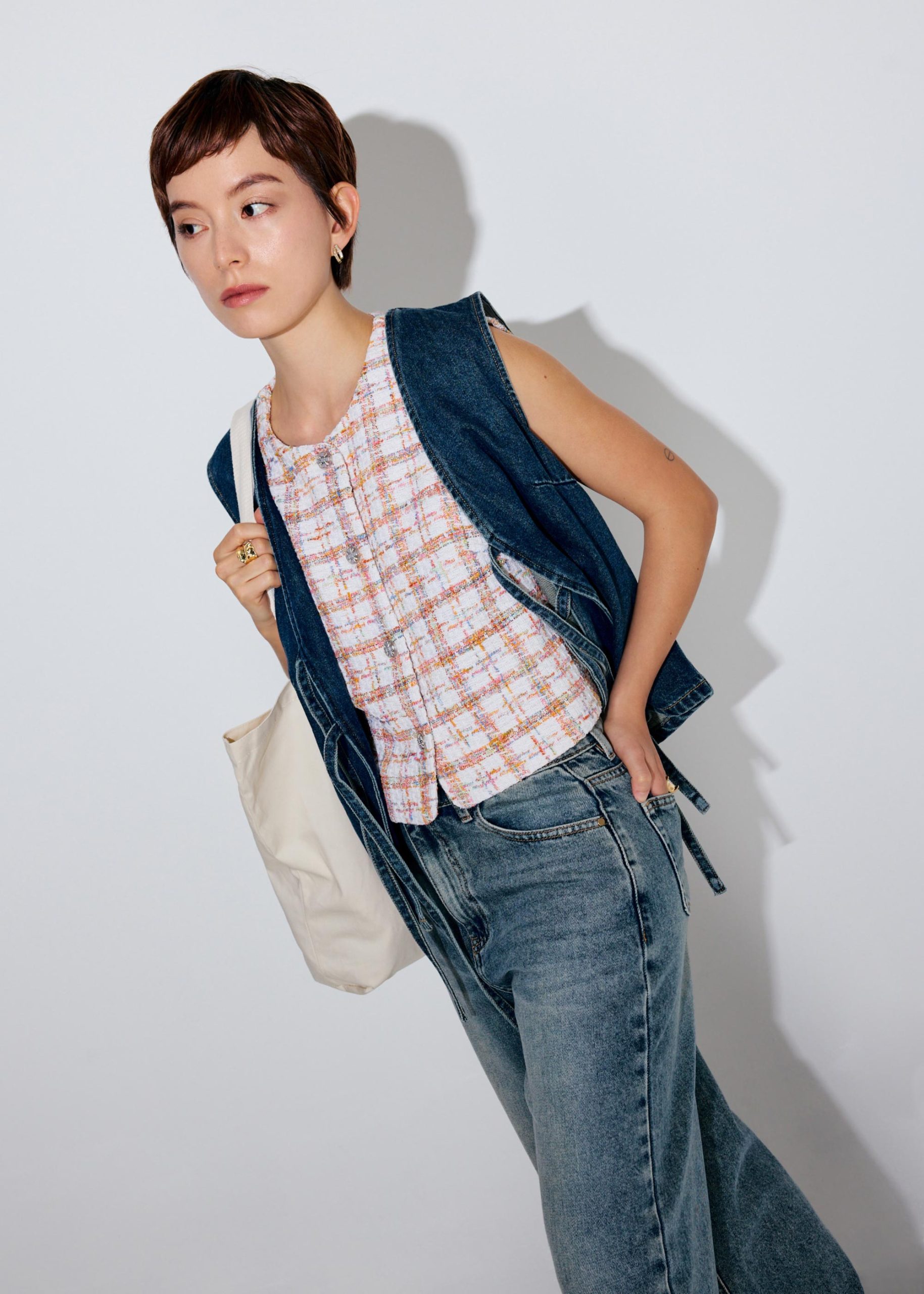 Relaxed Tweed Round Neck Button Down Vest - Image 15