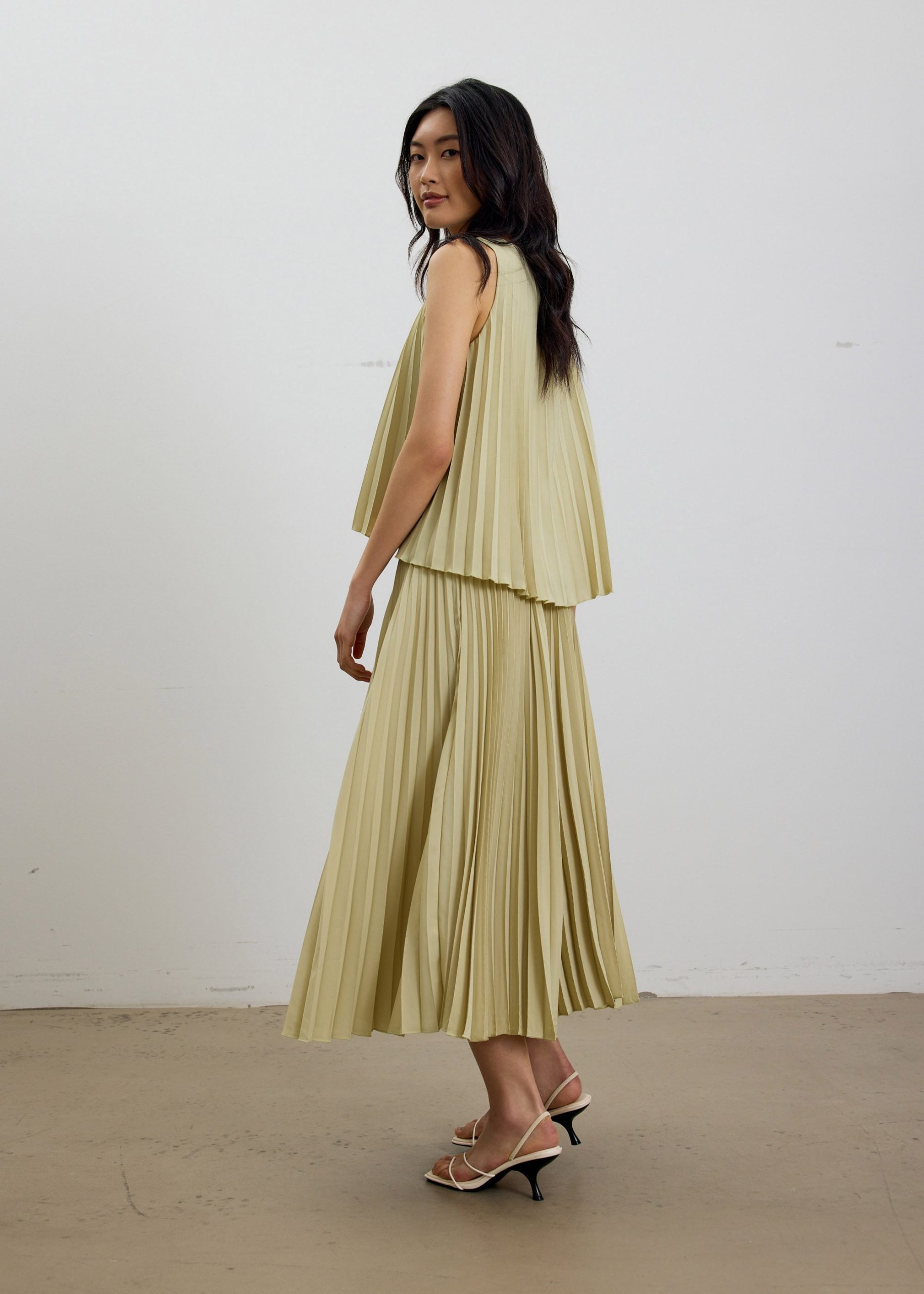 Wei Elastic Sunray Pleated Midaxi Skirt - Image 10