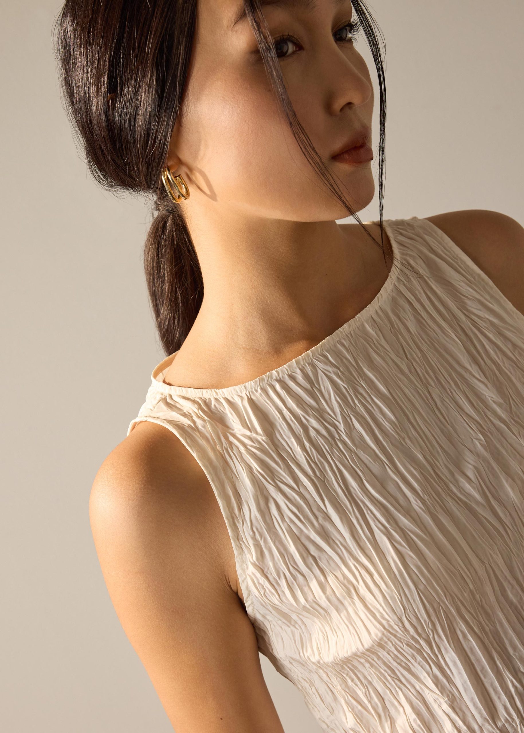 Joanne Crinkled Pleats Asymmetric Hem Top - Image 5