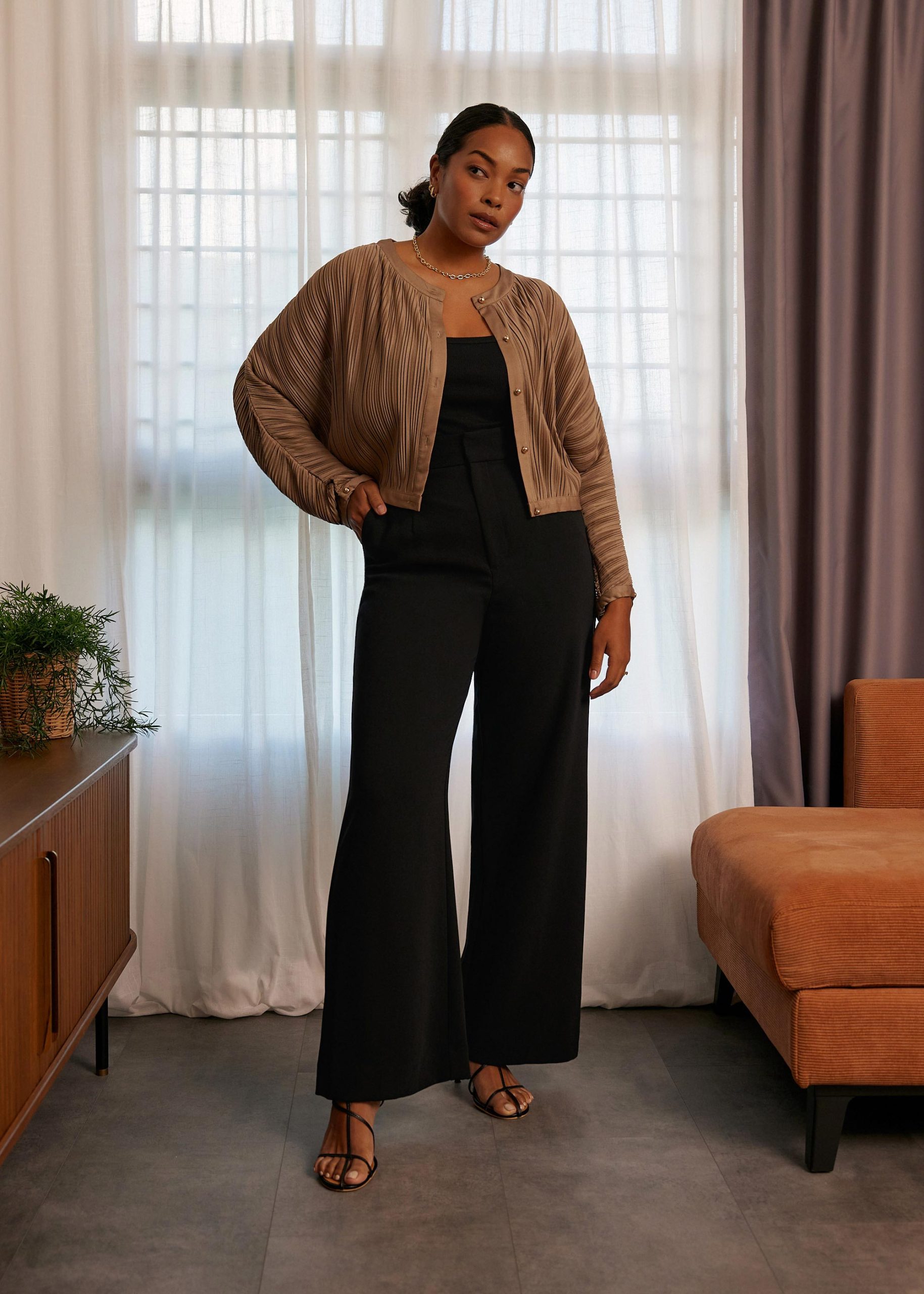 Relaxed Plisse Crop Jacket - Image 9